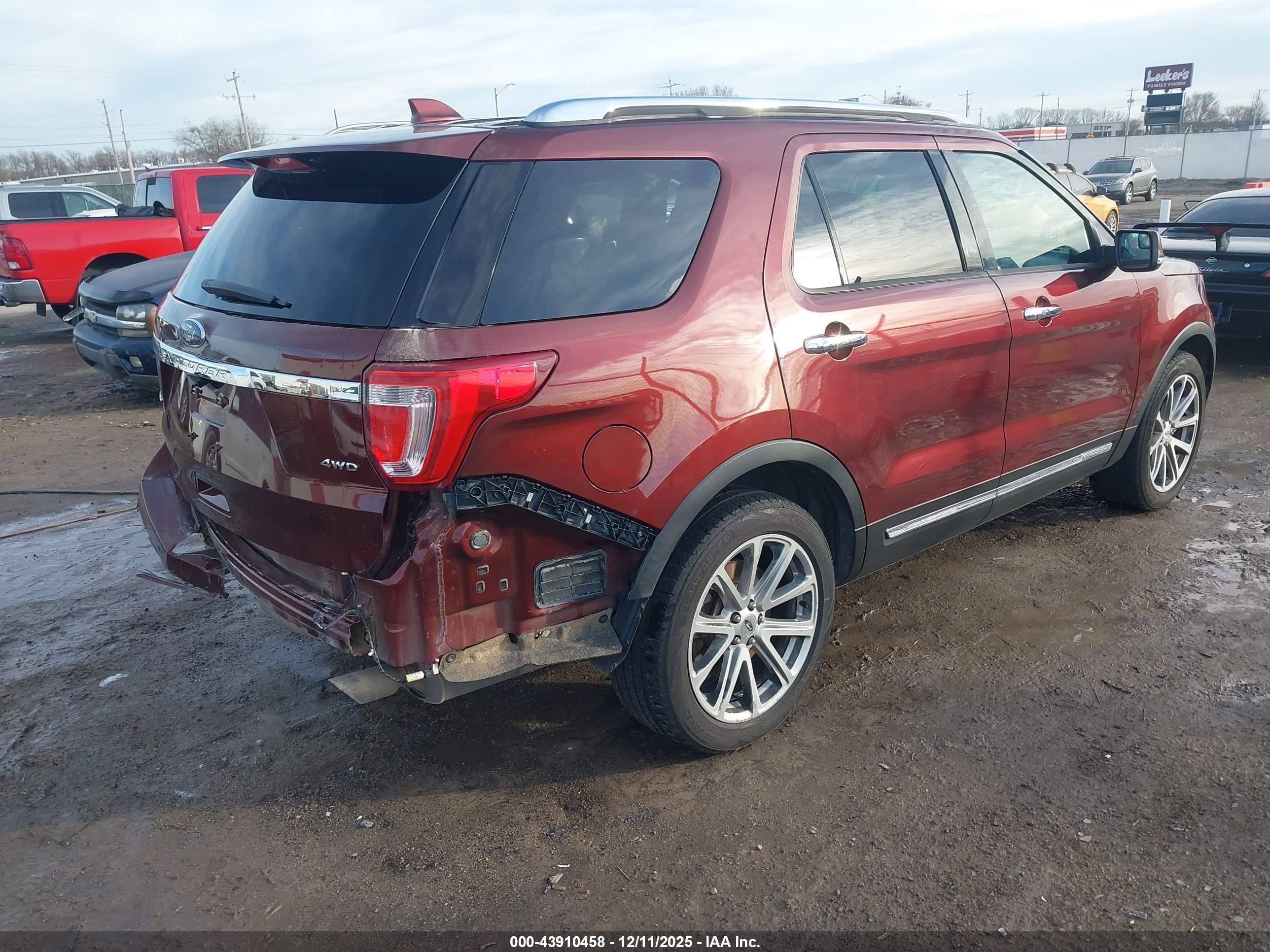 FORD EXPLORER image 4