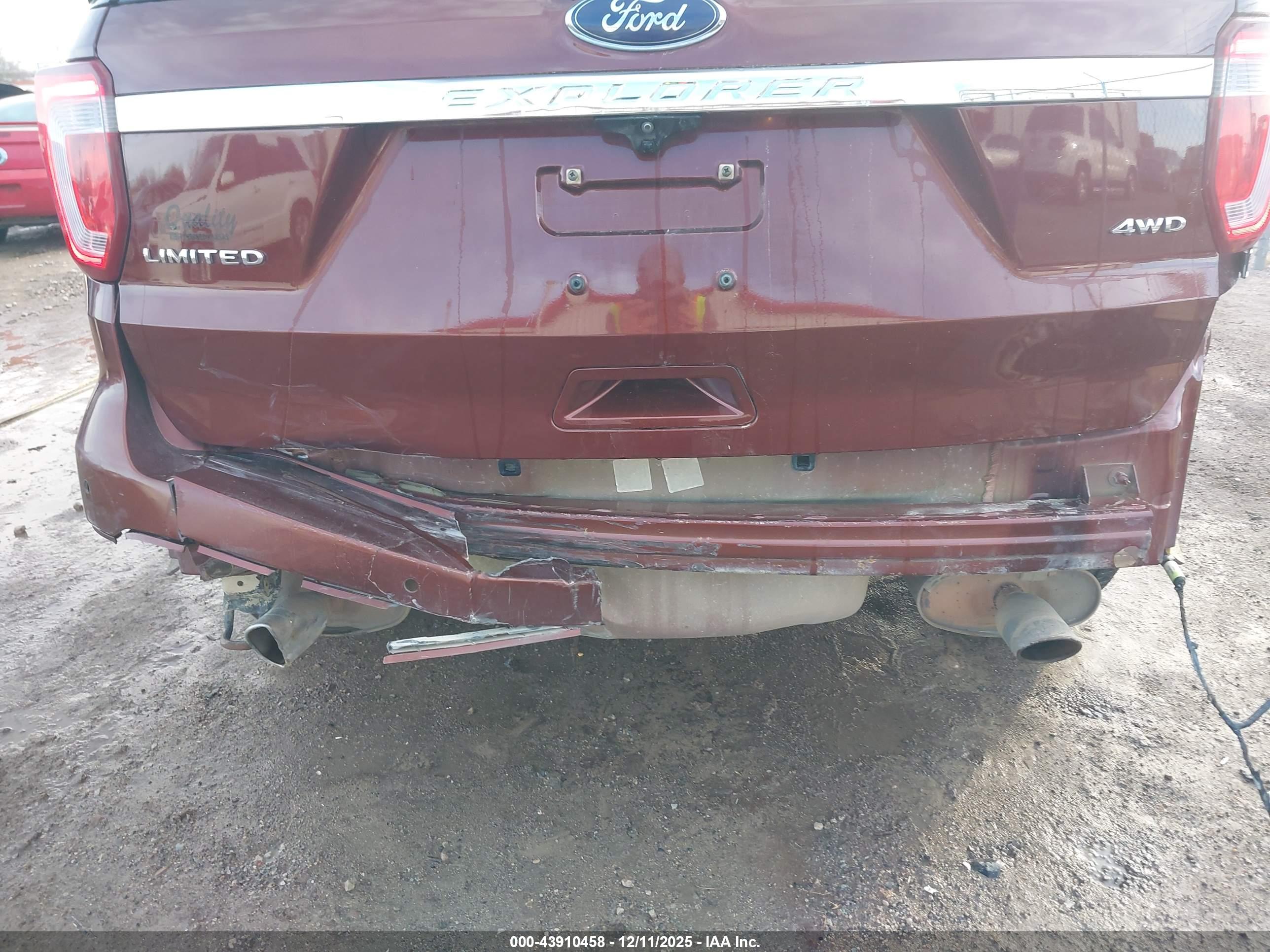 FORD EXPLORER image 6