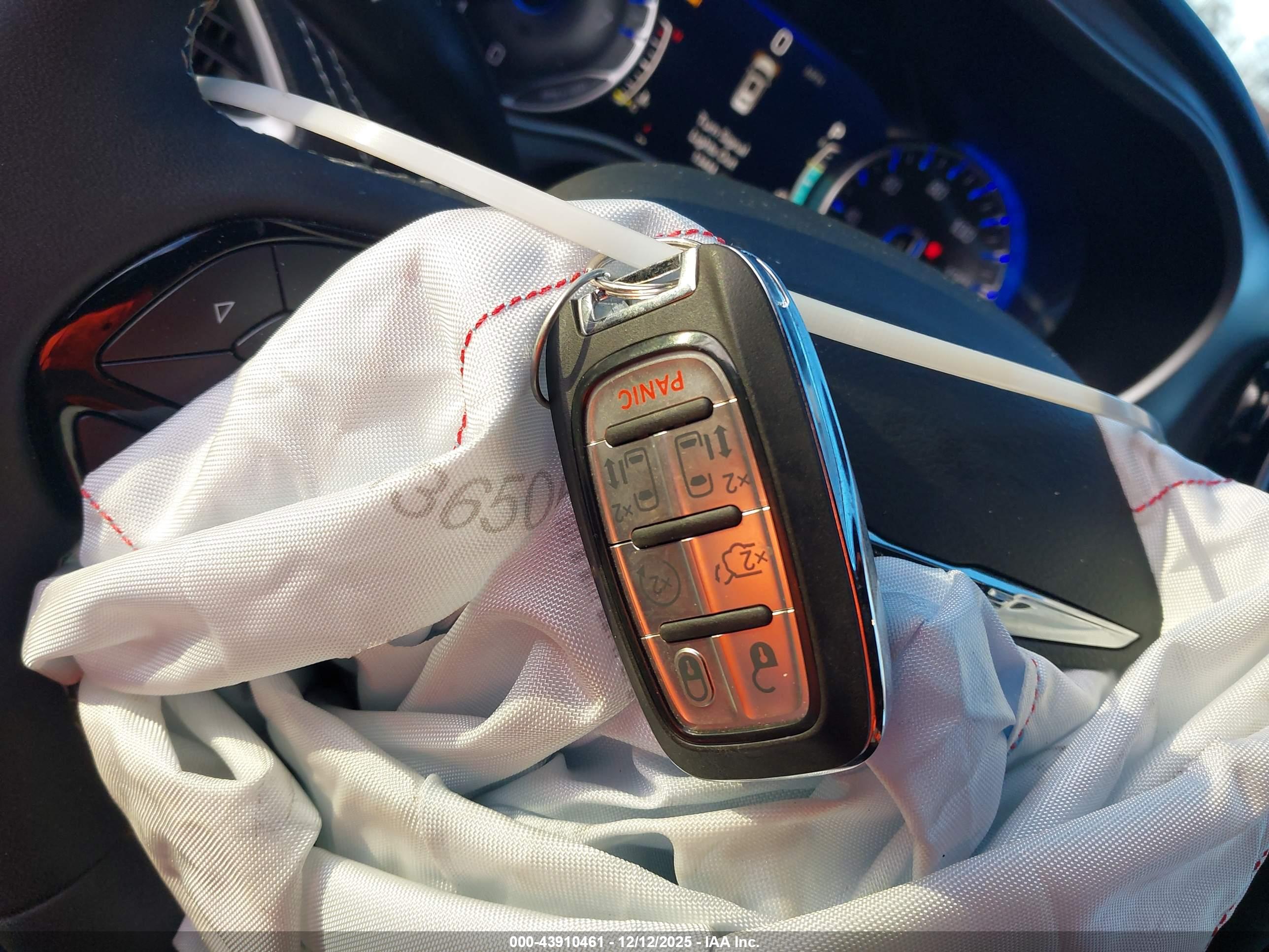 CHRYSLER PACIFICA image 11