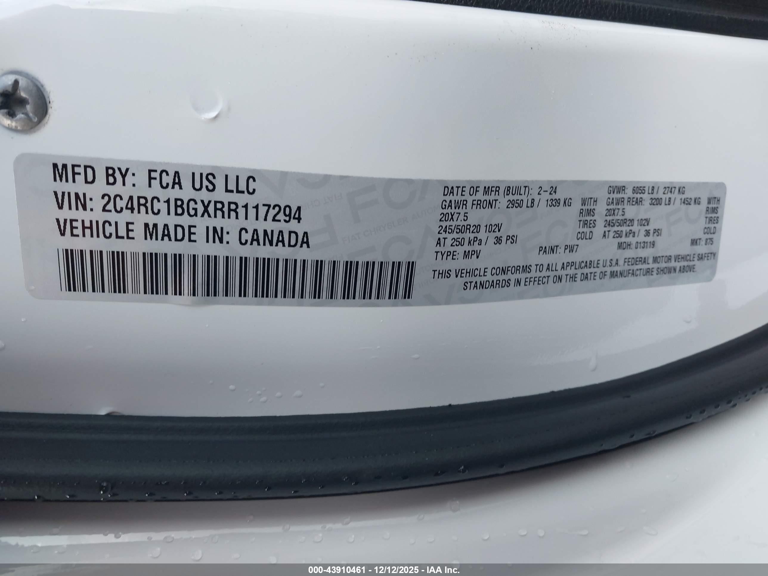 CHRYSLER PACIFICA image 9