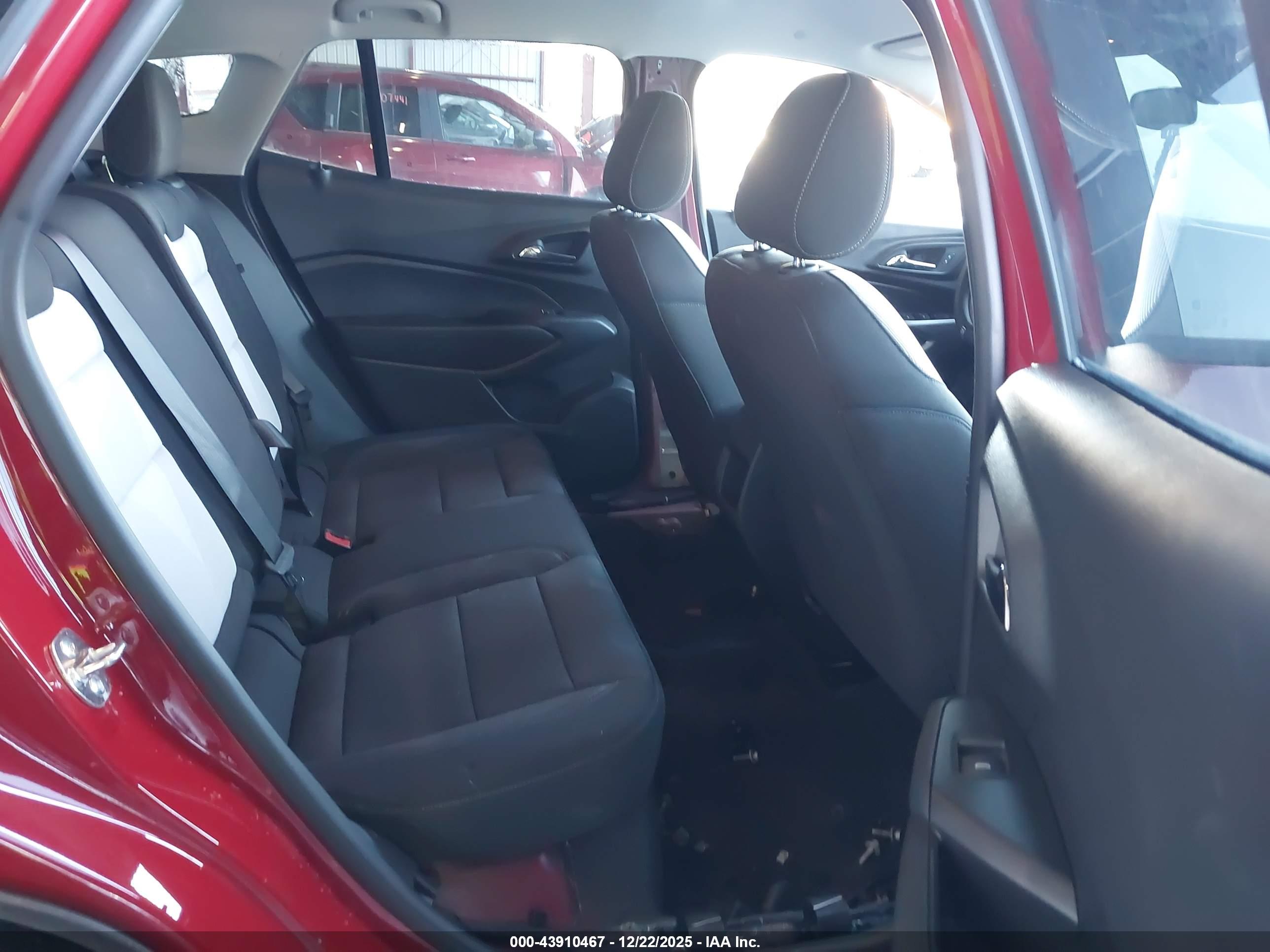 CHEVROLET TRAX image 8