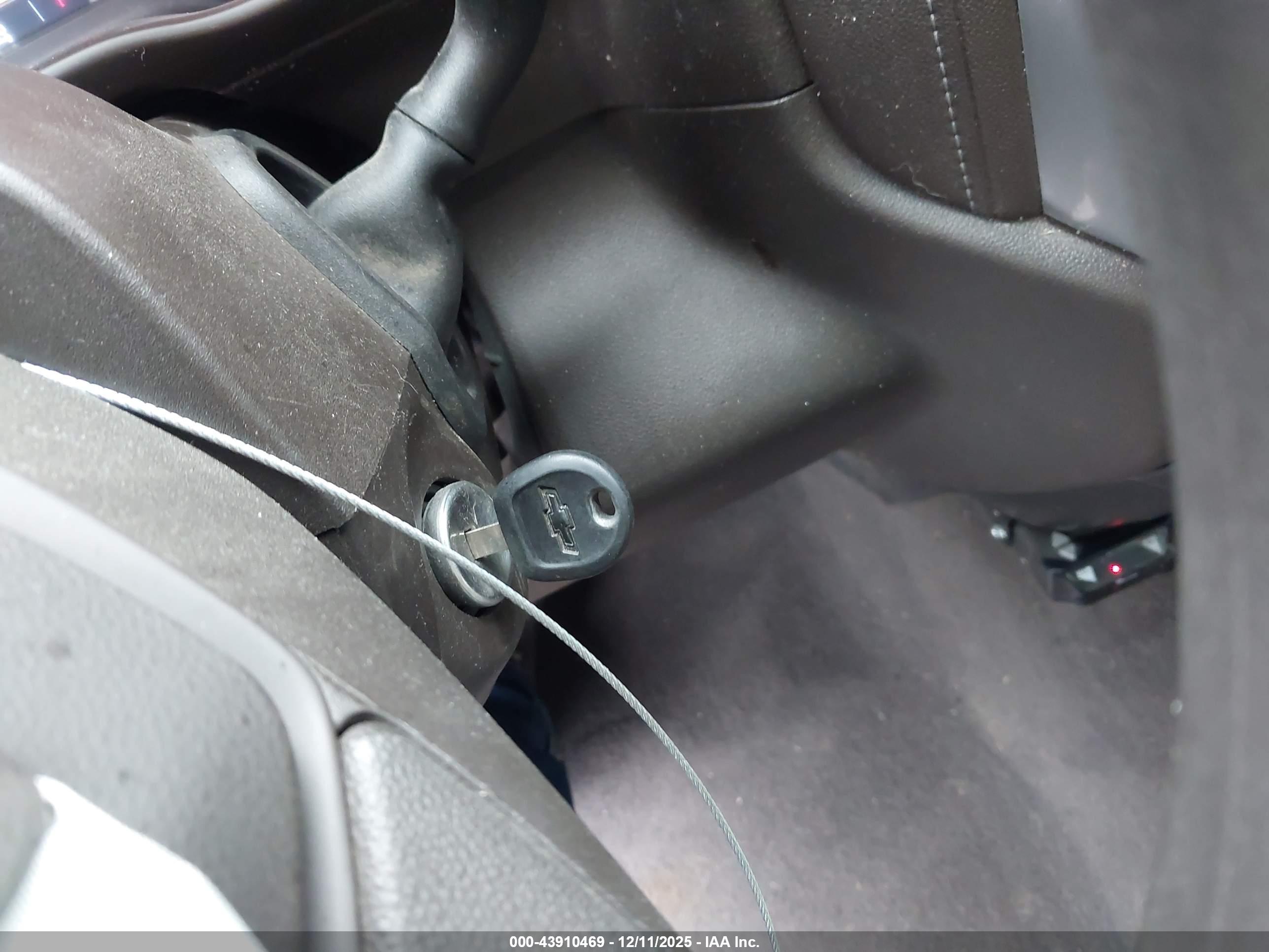CHEVROLET SILVERADO image 11