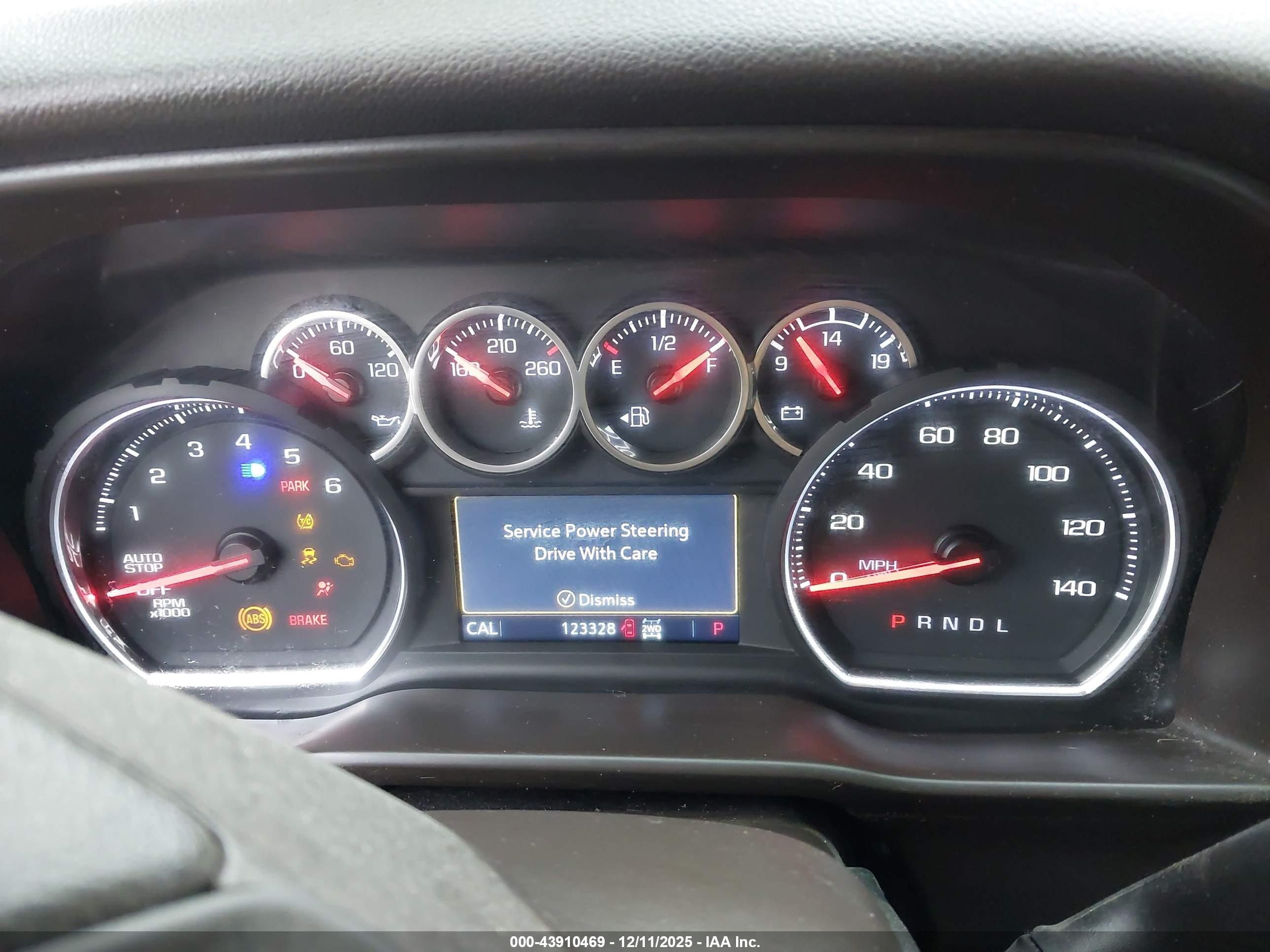 CHEVROLET SILVERADO image 7