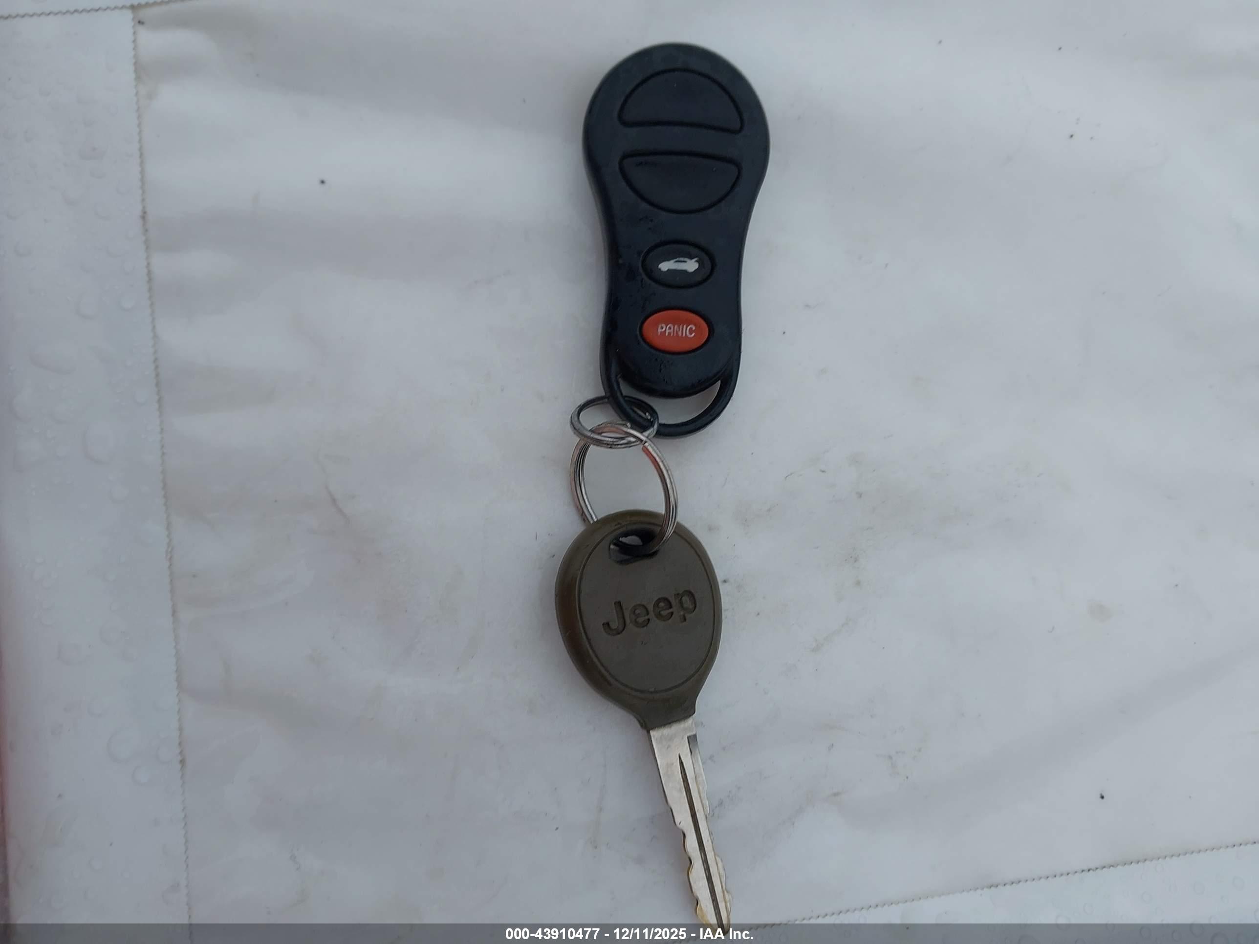 JEEP LIBERTY image 11