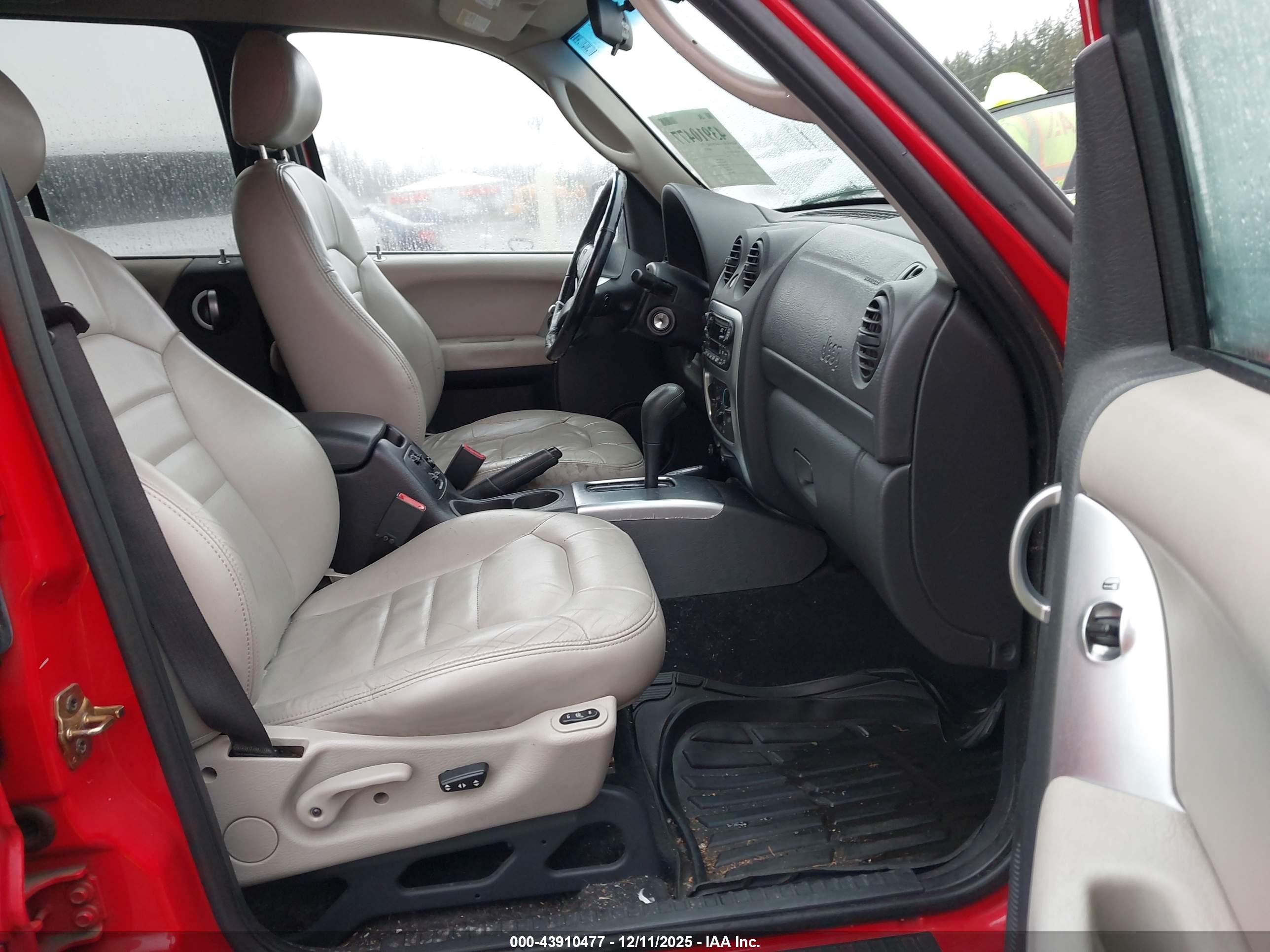 JEEP LIBERTY image 5