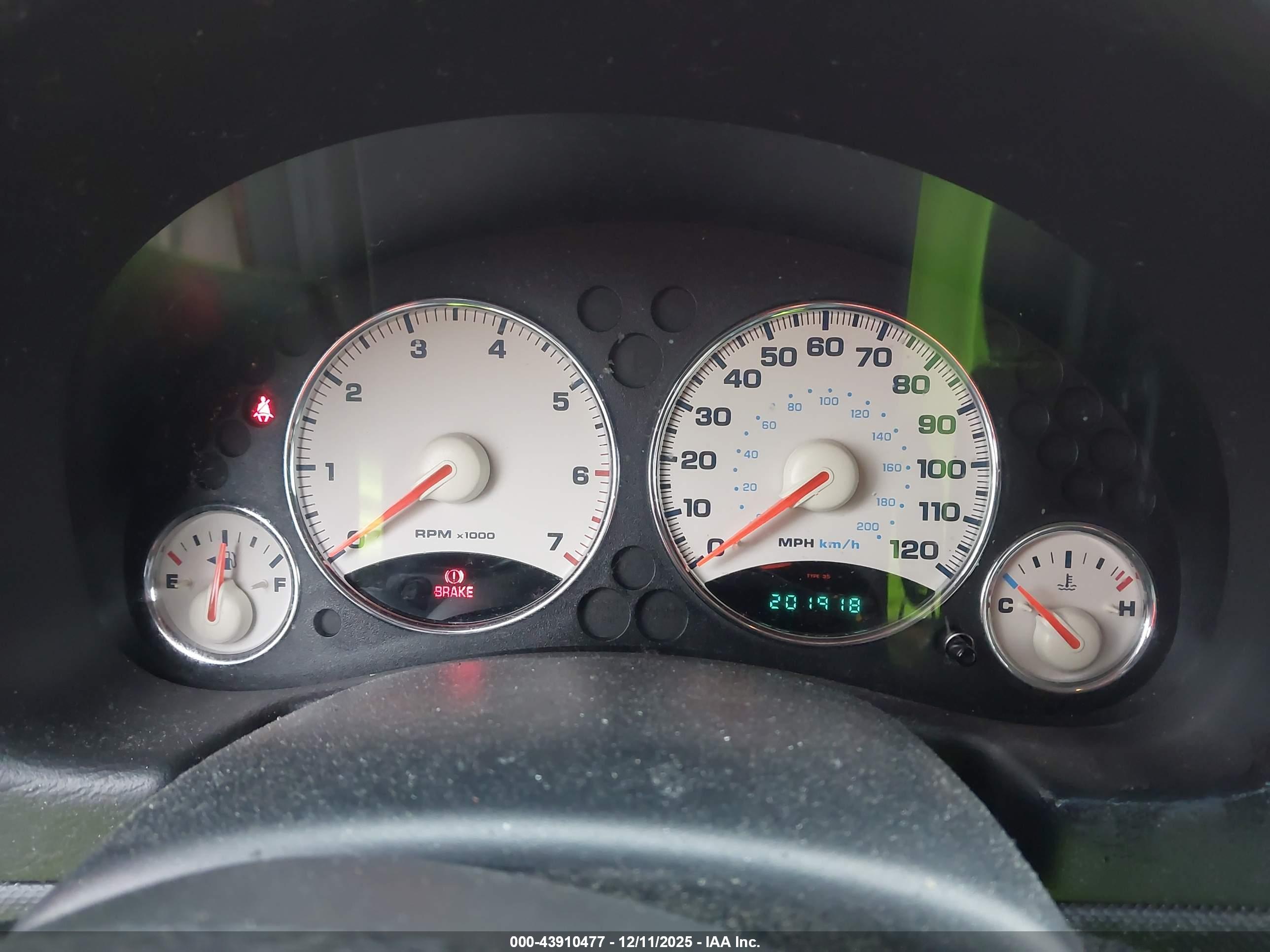 JEEP LIBERTY image 7