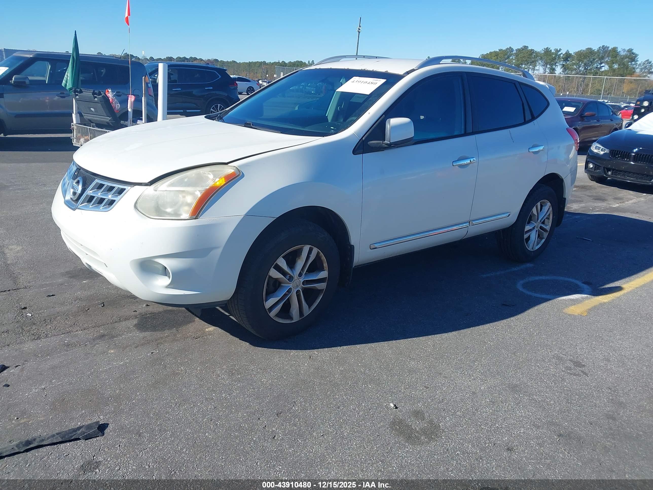 NISSAN ROGUE image 2