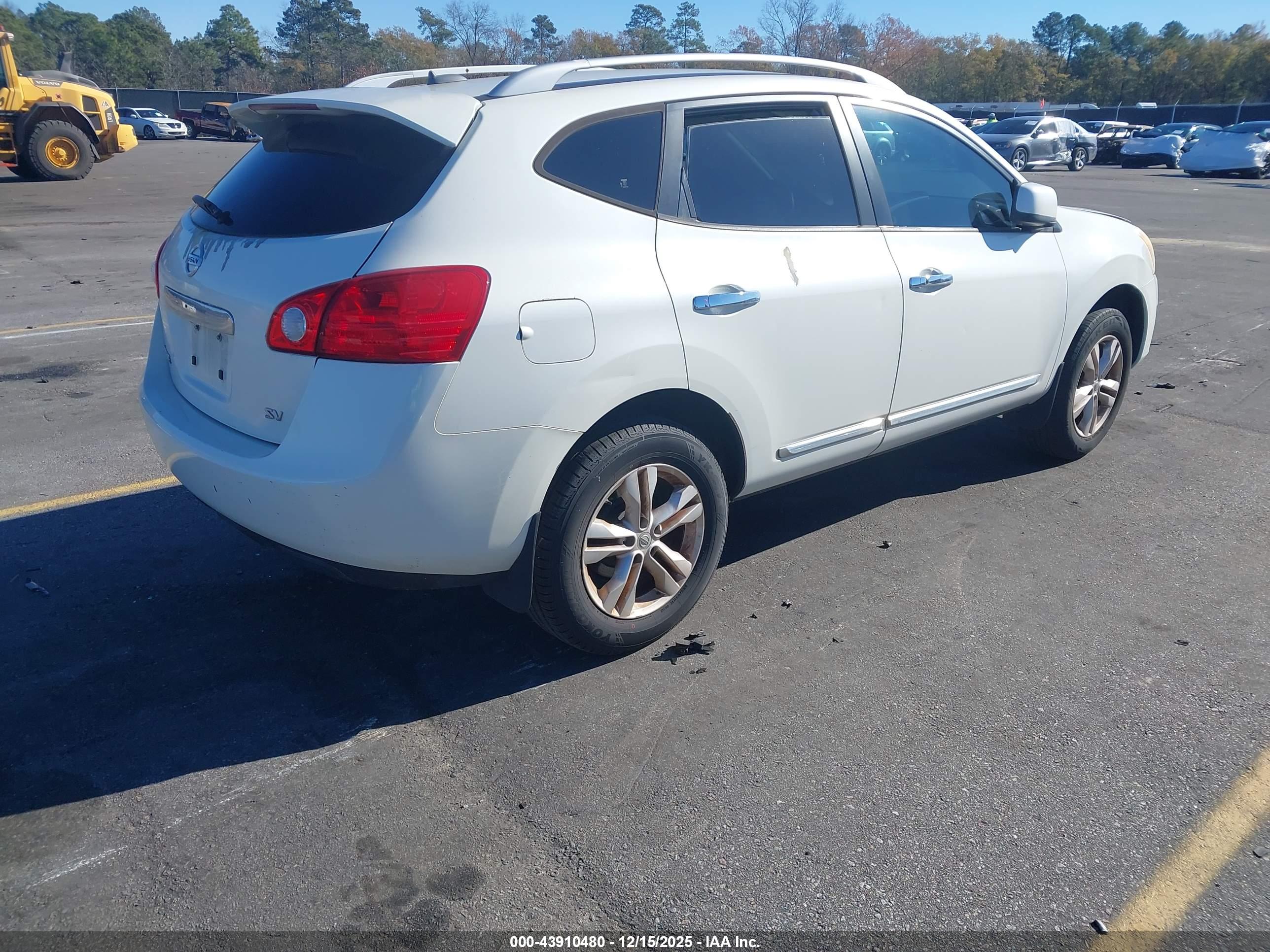 NISSAN ROGUE image 4