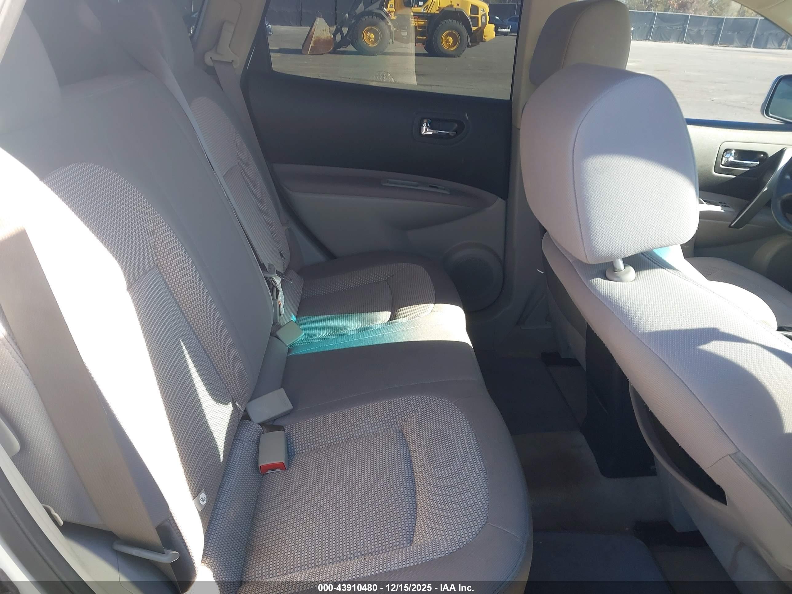 NISSAN ROGUE image 8