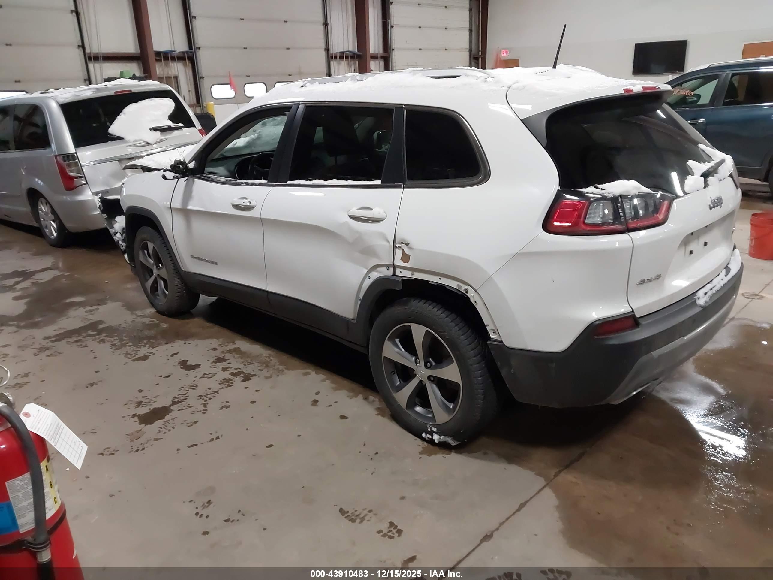 JEEP CHEROKEE image 3