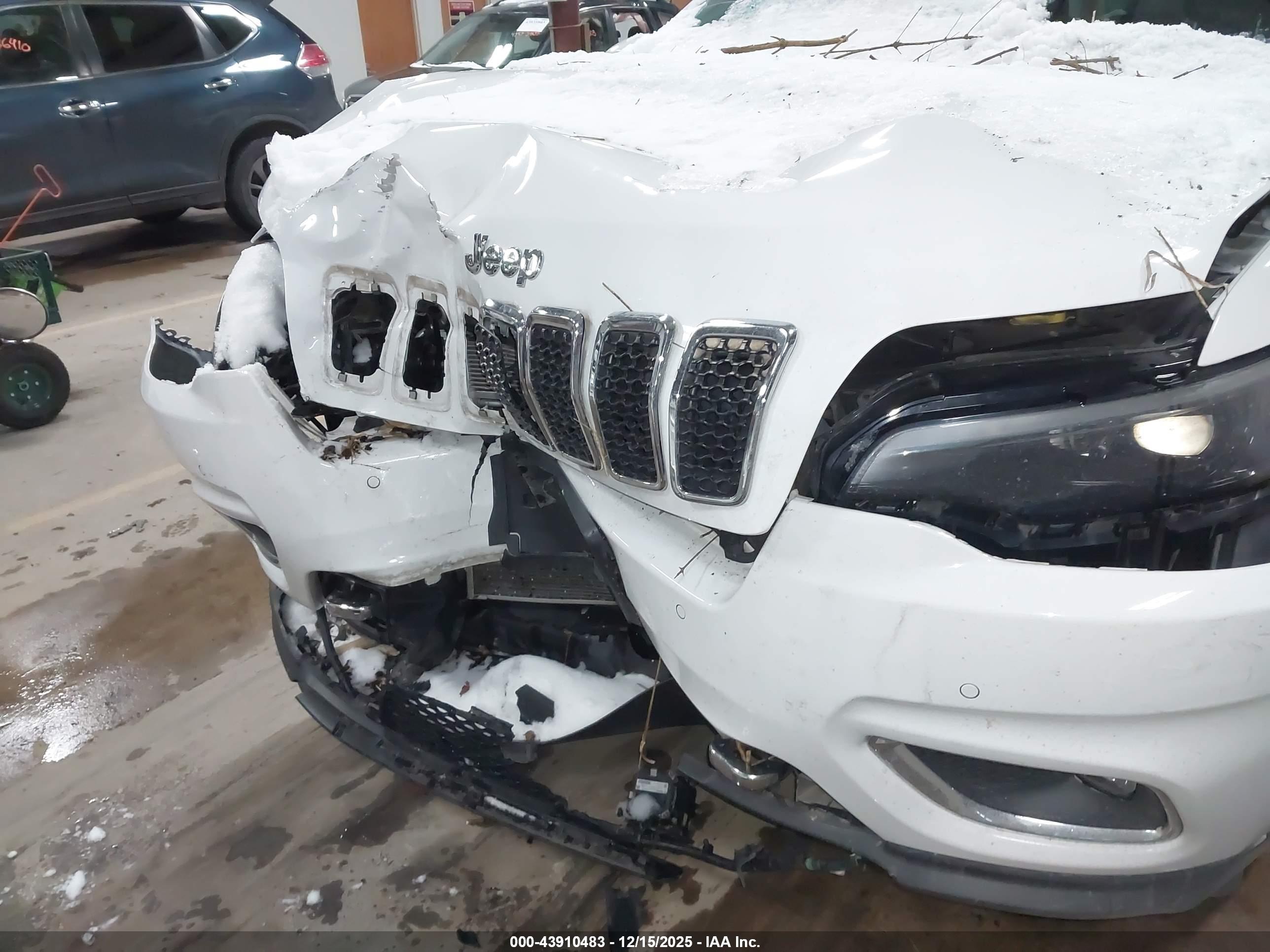 JEEP CHEROKEE image 6