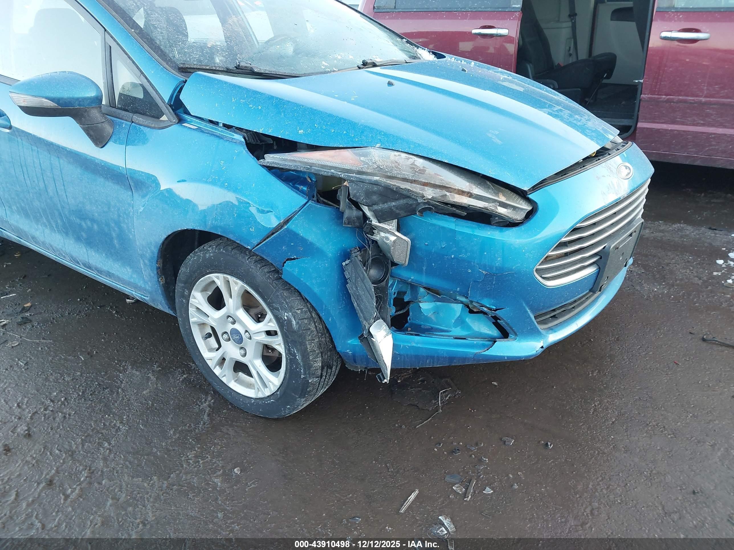 FORD FIESTA image 6