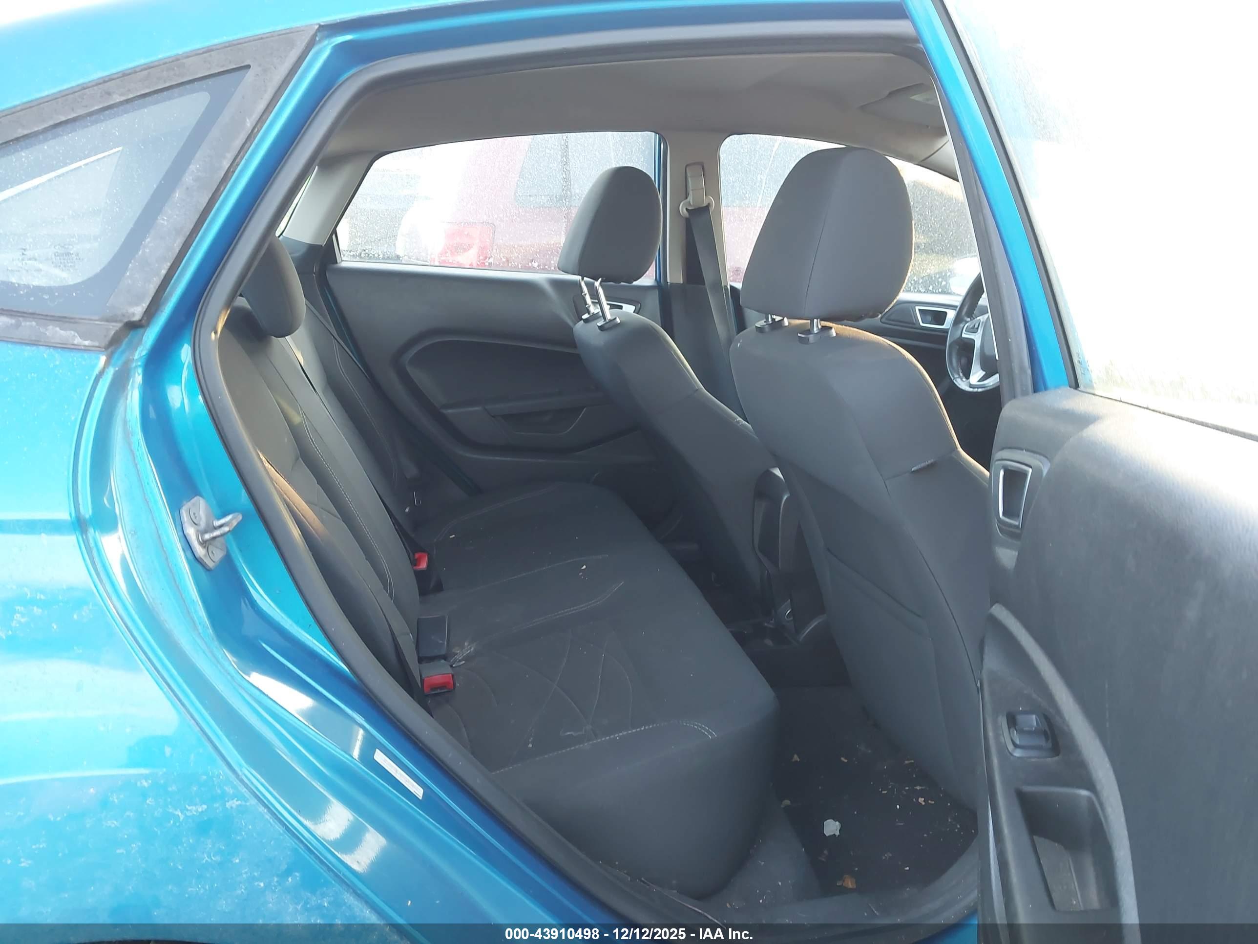 FORD FIESTA image 8