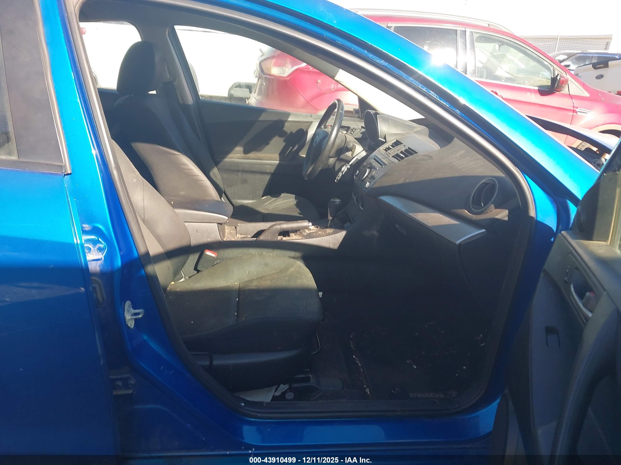 MAZDA MAZDA3 image 5
