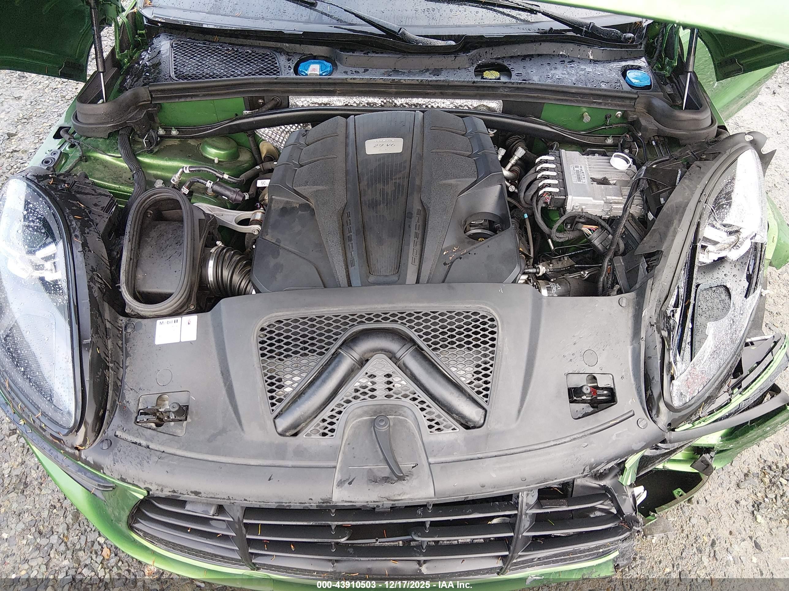 PORSCHE MACAN image 10