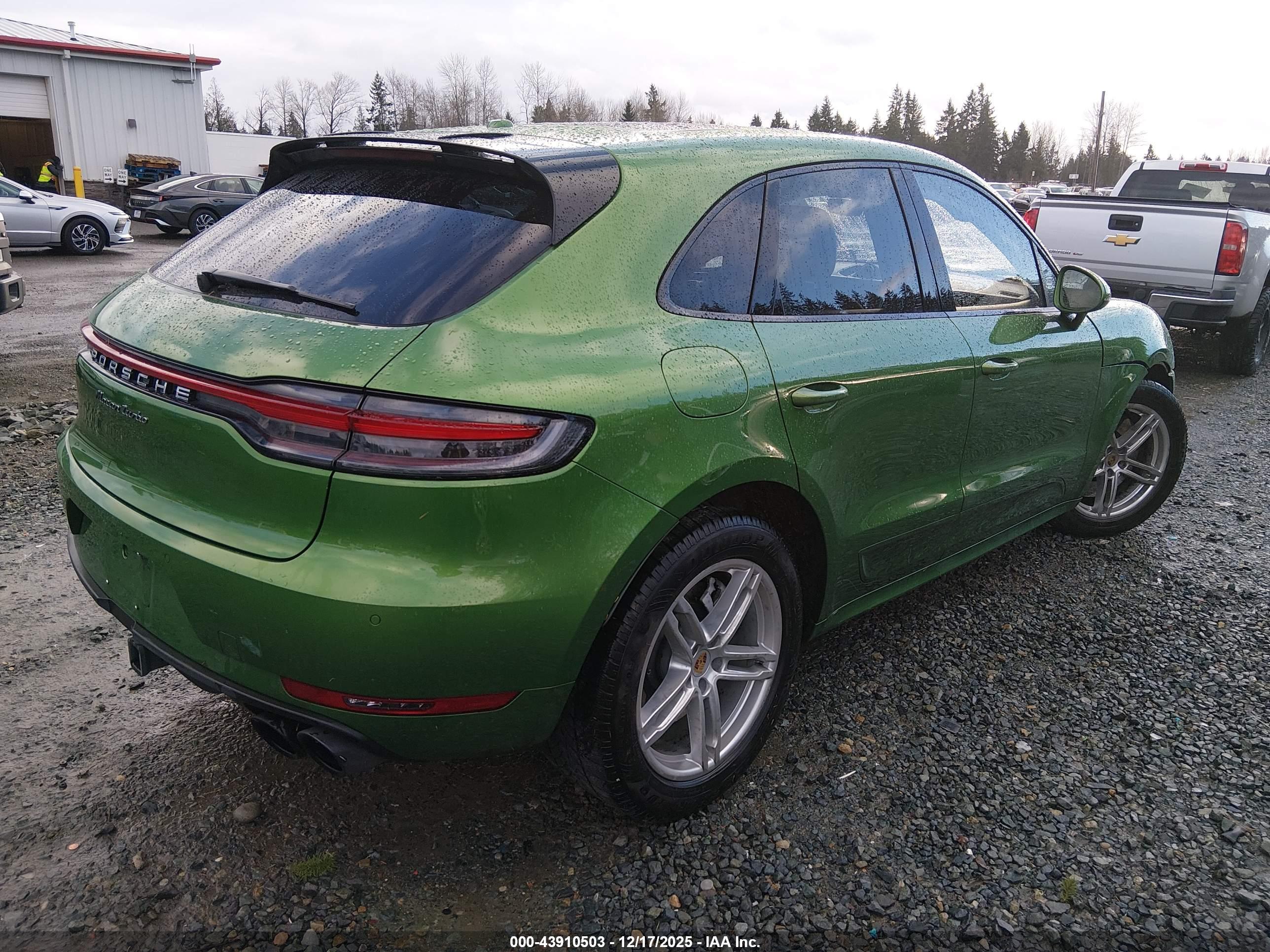 PORSCHE MACAN image 4