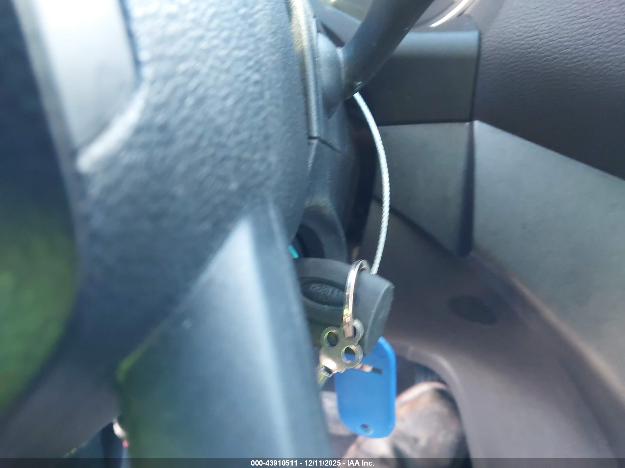 FORD ESCAPE image 11
