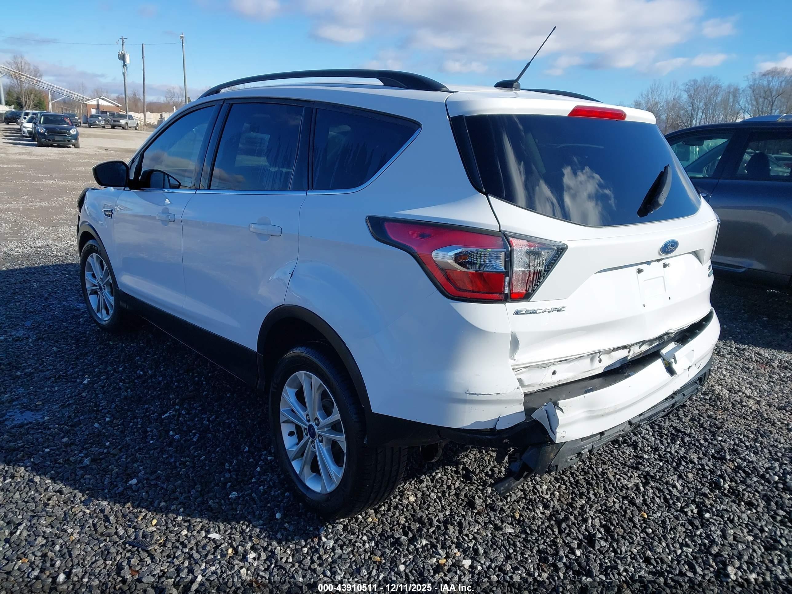 FORD ESCAPE image 3