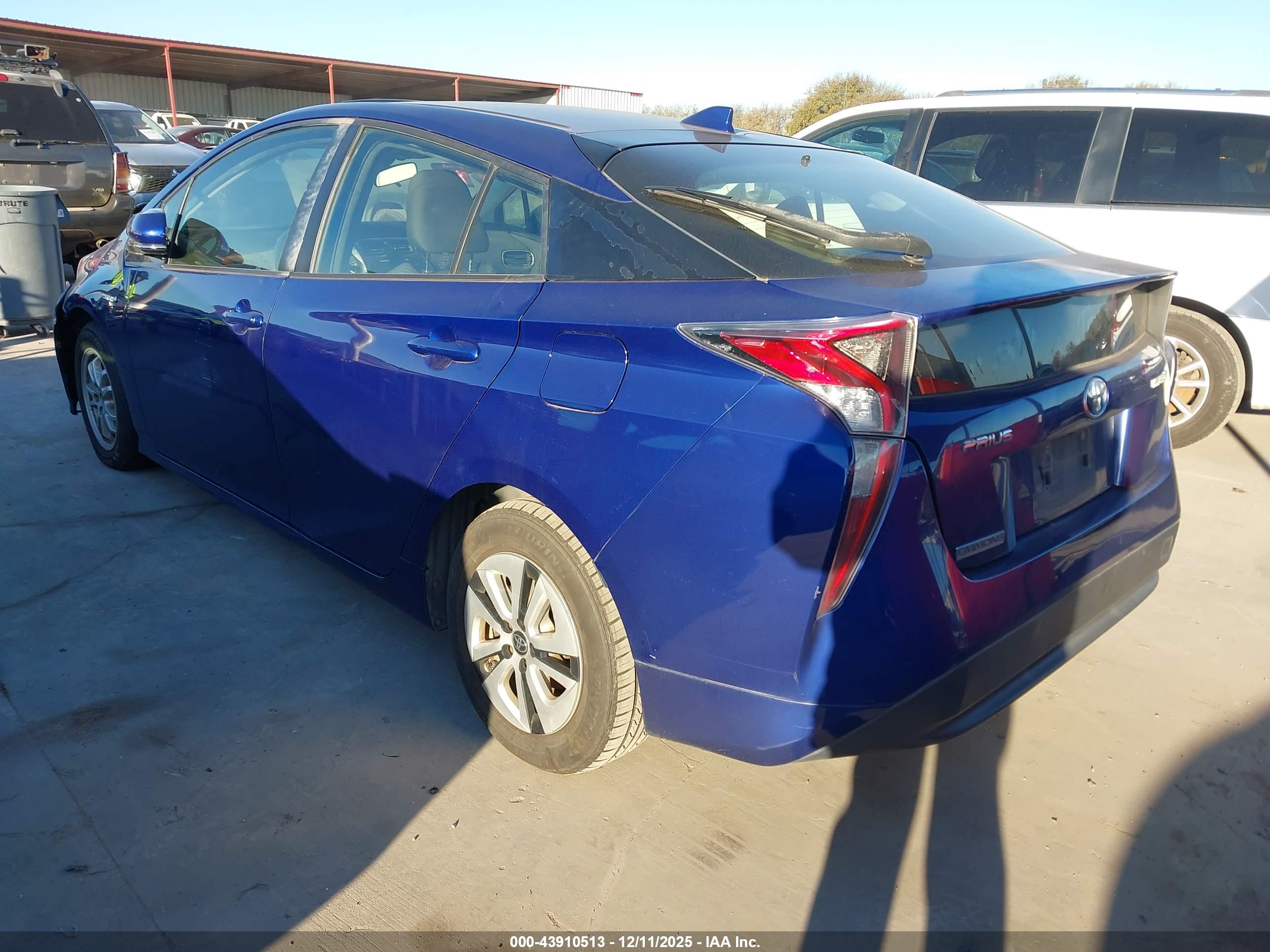 TOYOTA PRIUS image 3