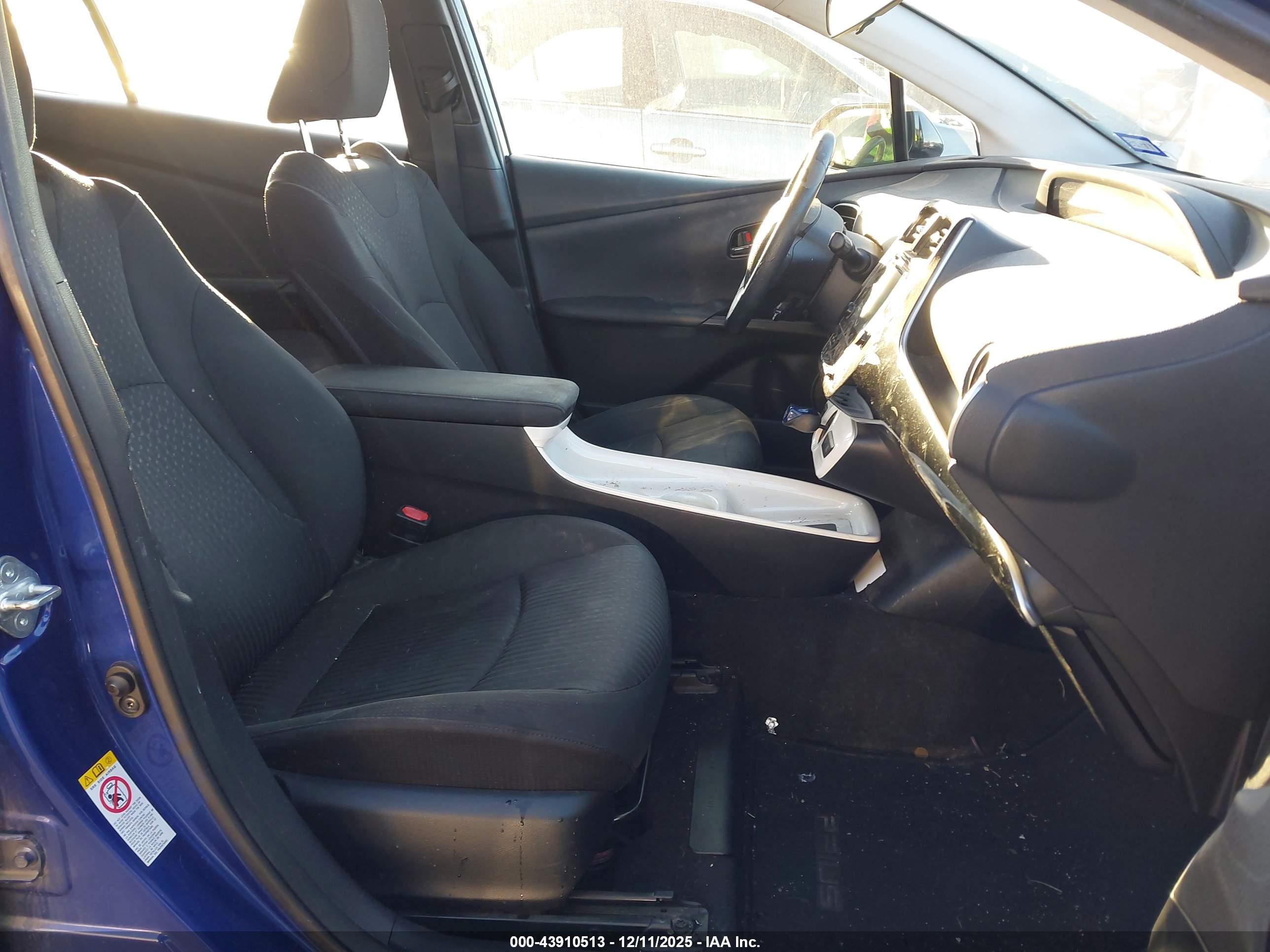TOYOTA PRIUS image 5