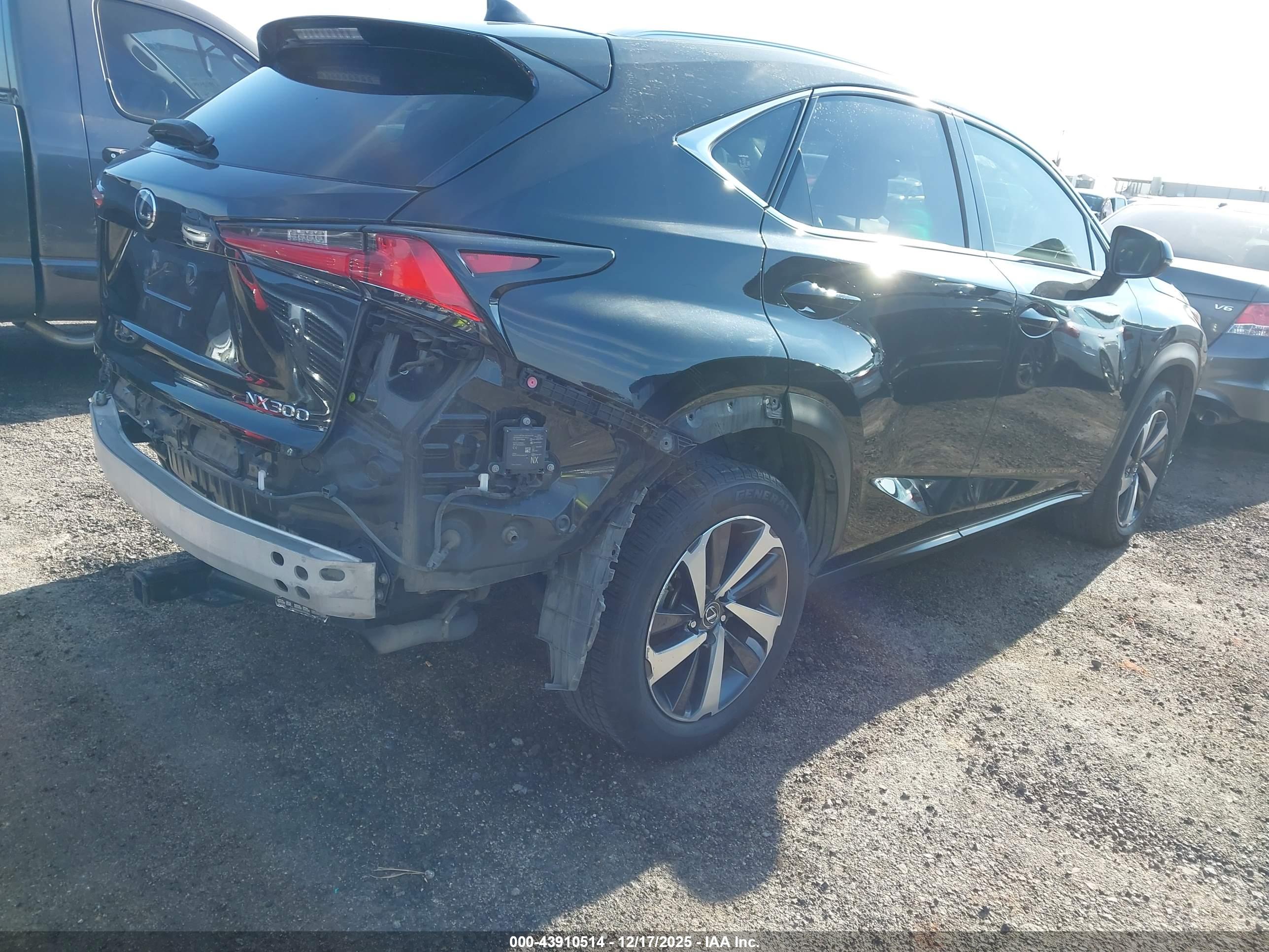 LEXUS NX image 4