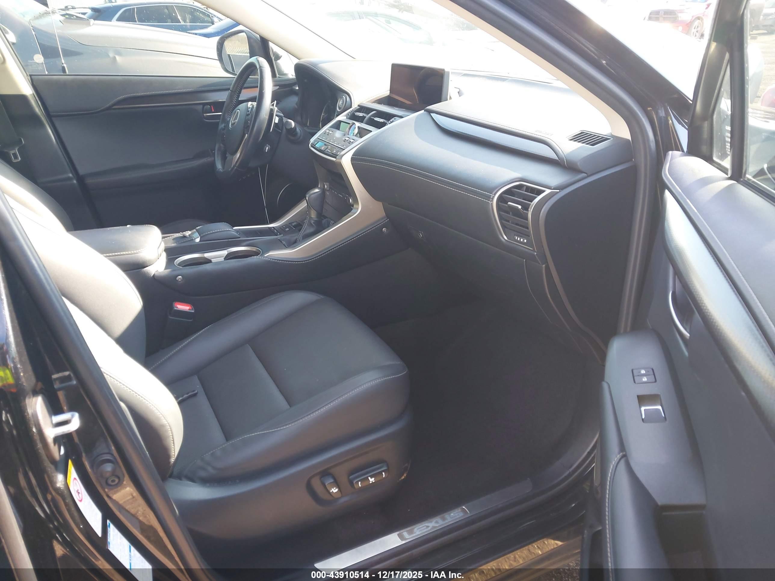 LEXUS NX image 5