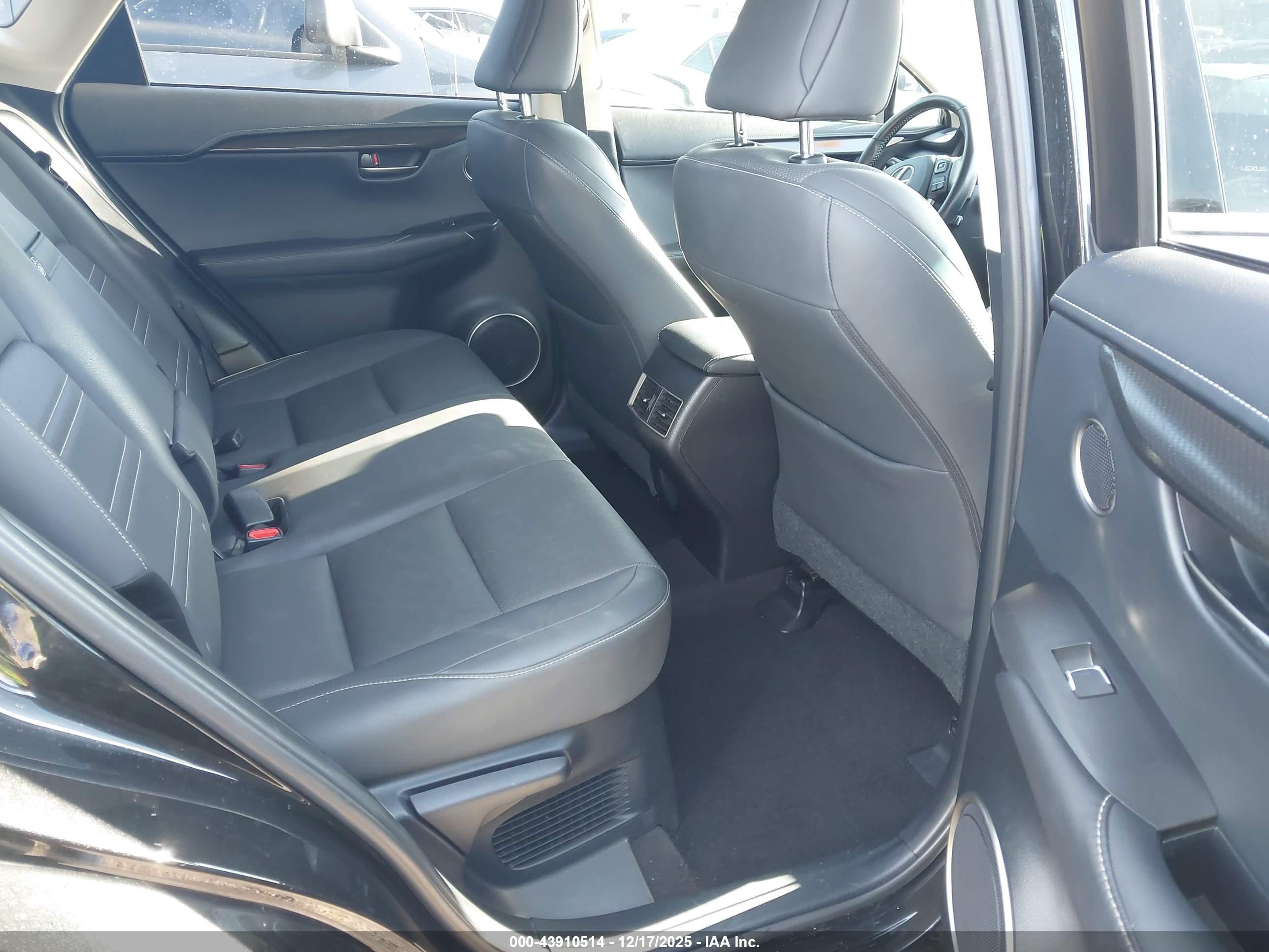 LEXUS NX image 8