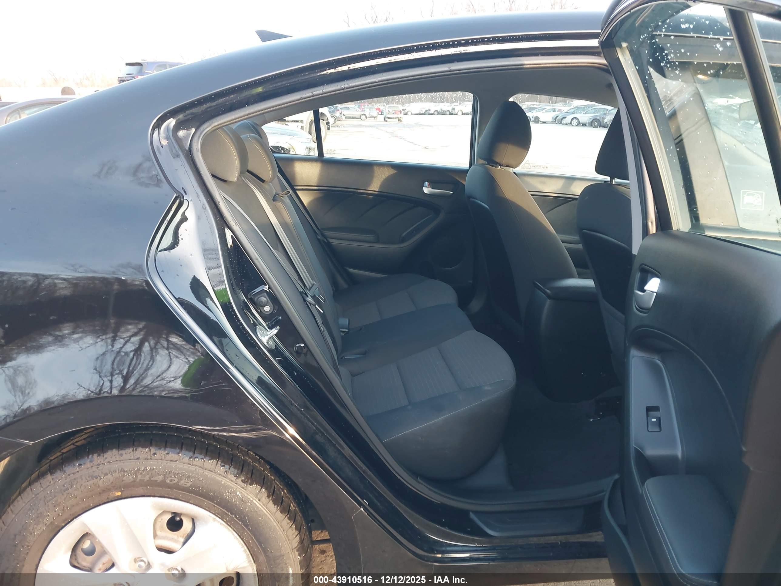KIA FORTE image 8