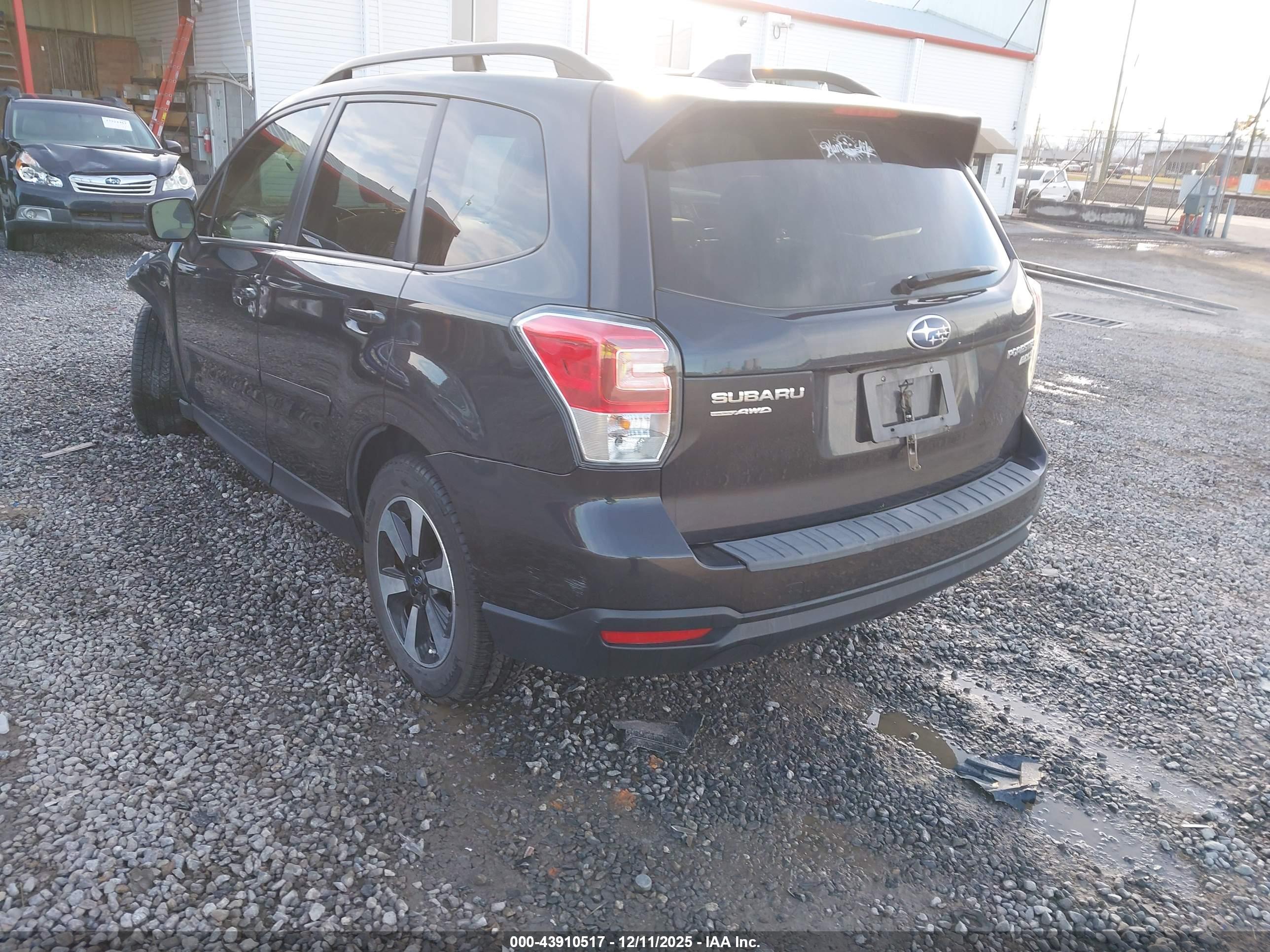 SUBARU FORESTER image 3