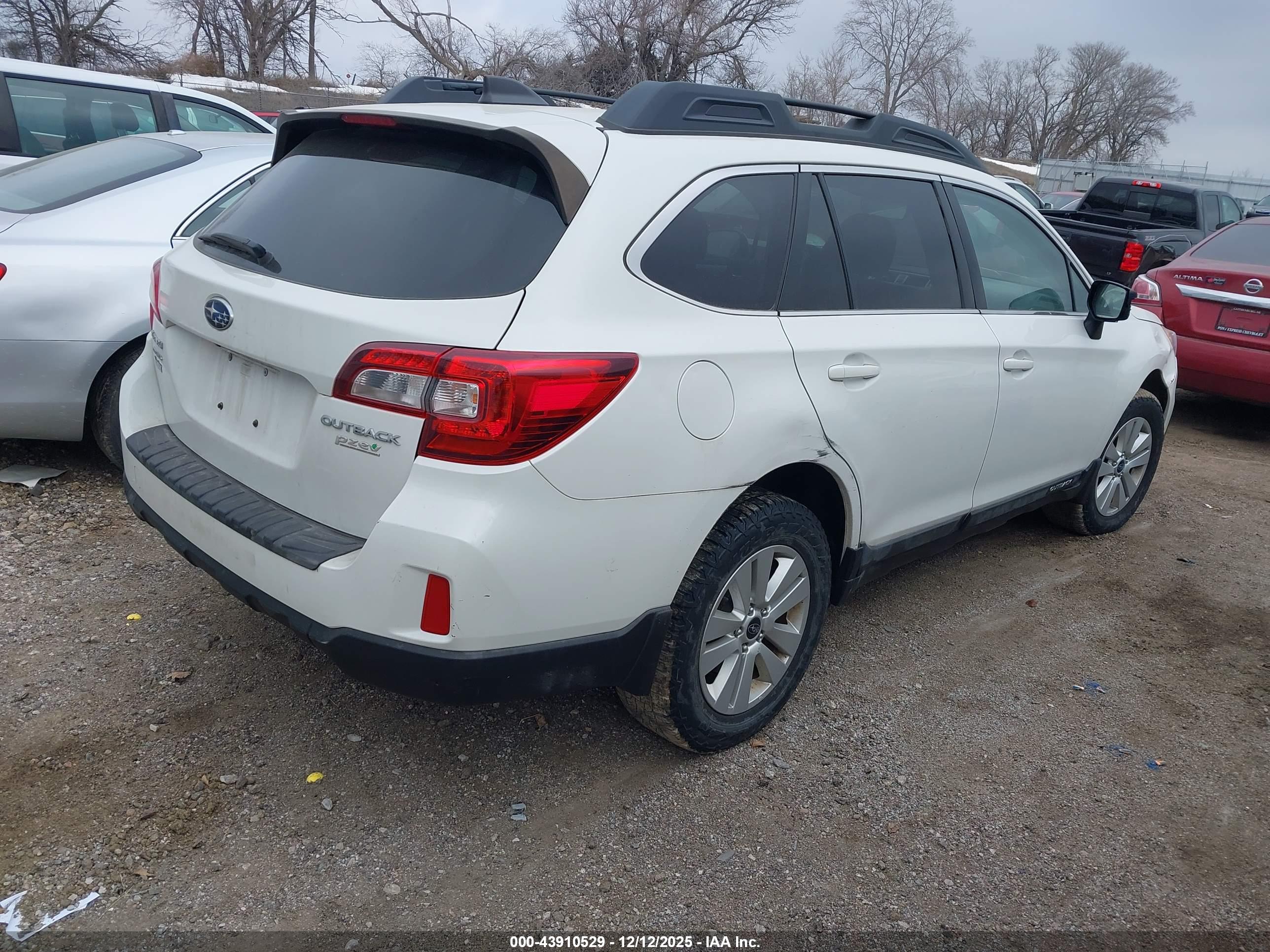 SUBARU OUTBACK image 4