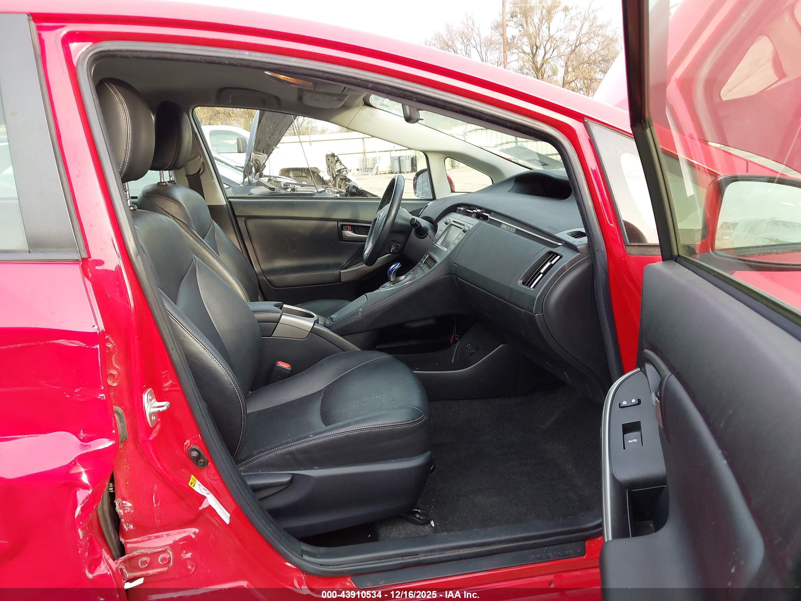 TOYOTA PRIUS image 5