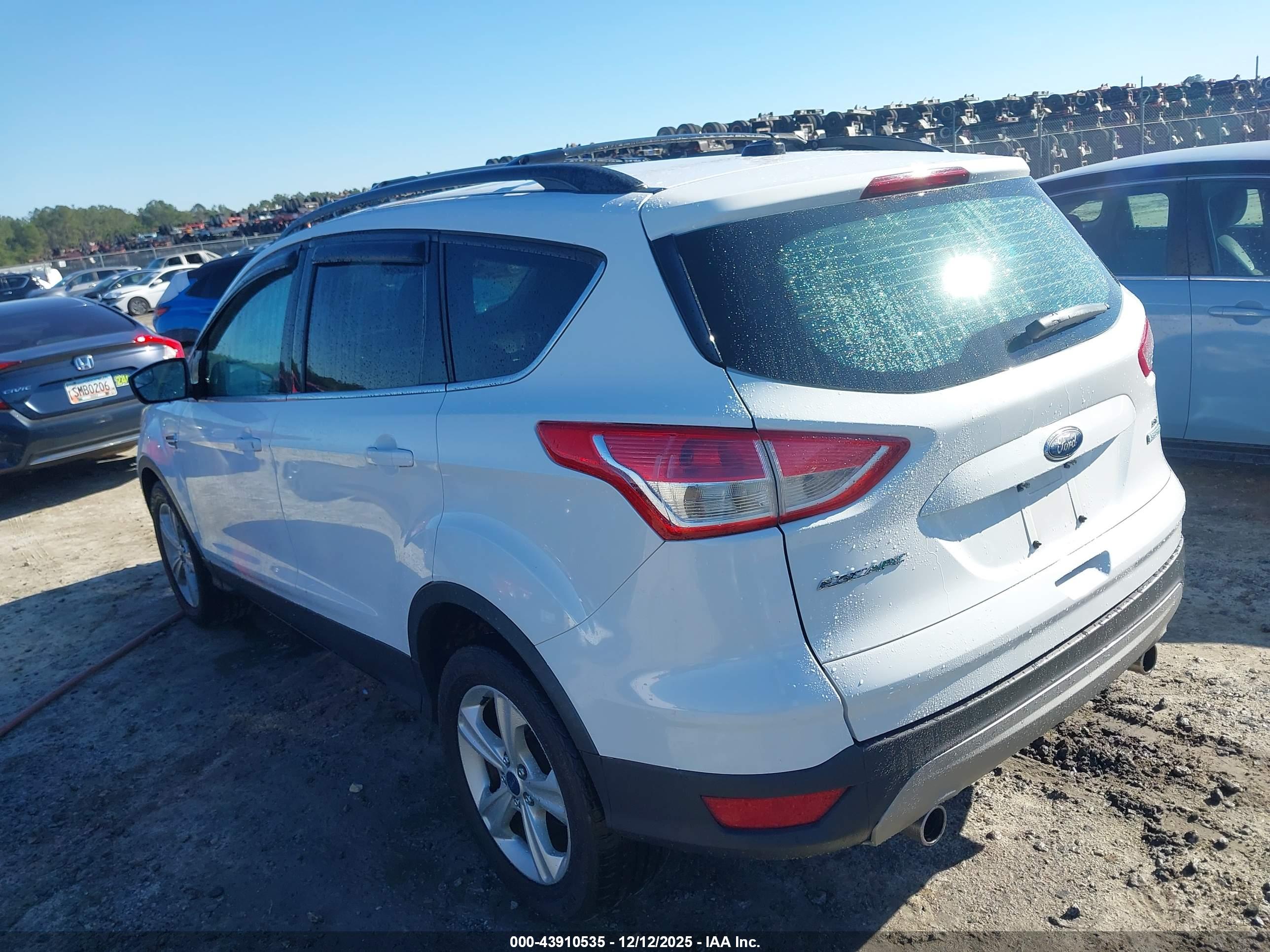 FORD ESCAPE image 3