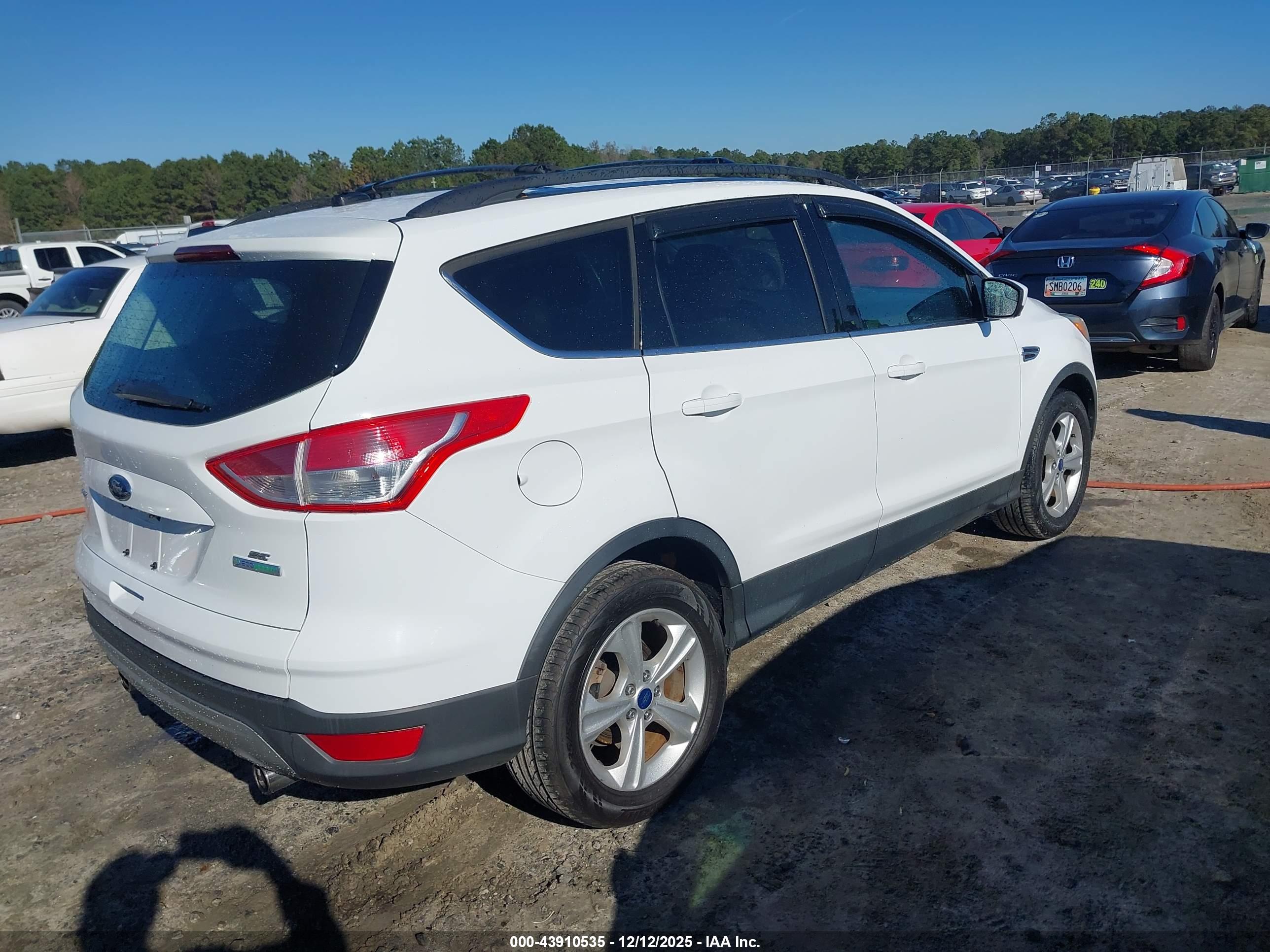 FORD ESCAPE image 4