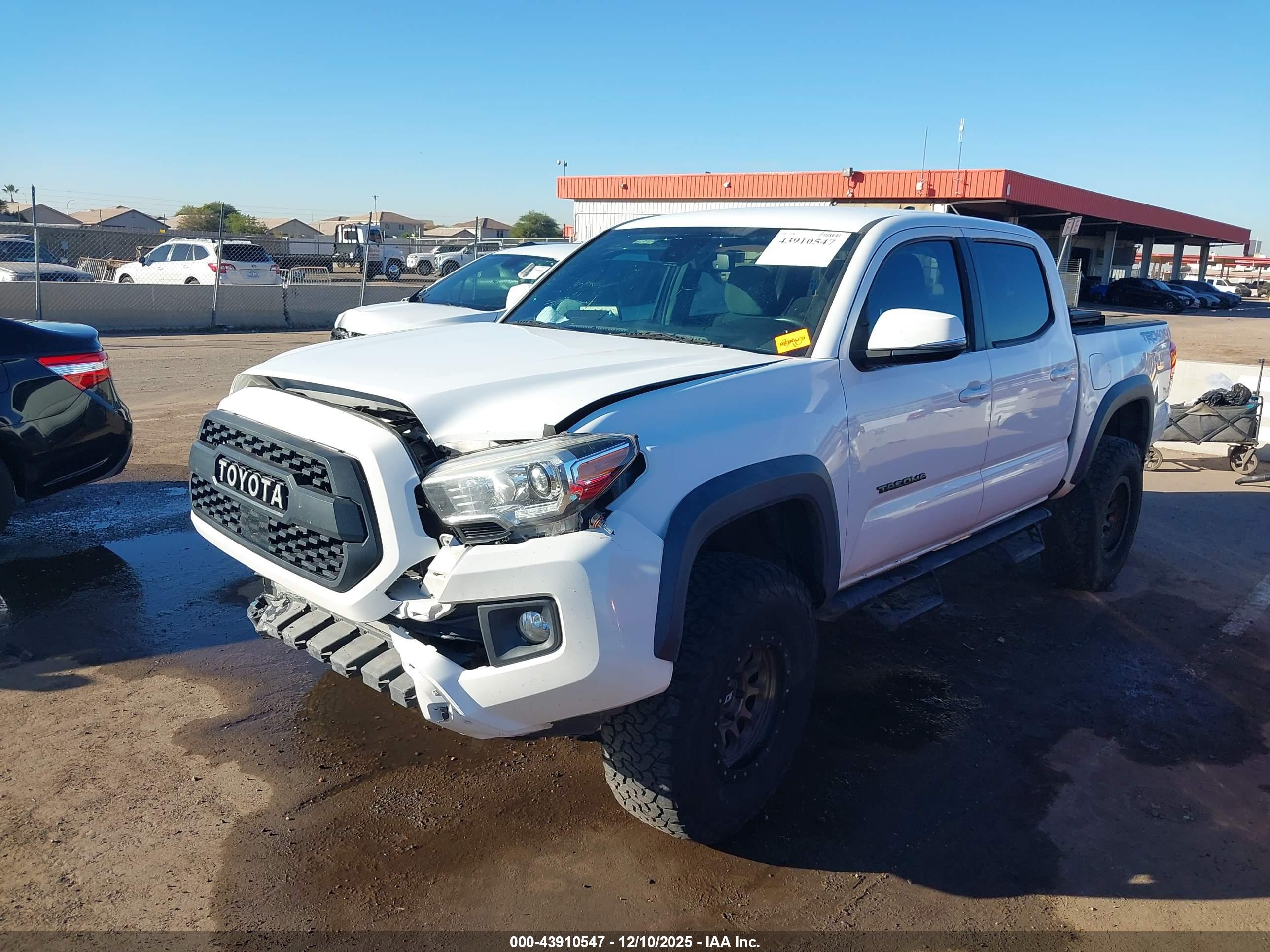 TOYOTA TACOMA image 2