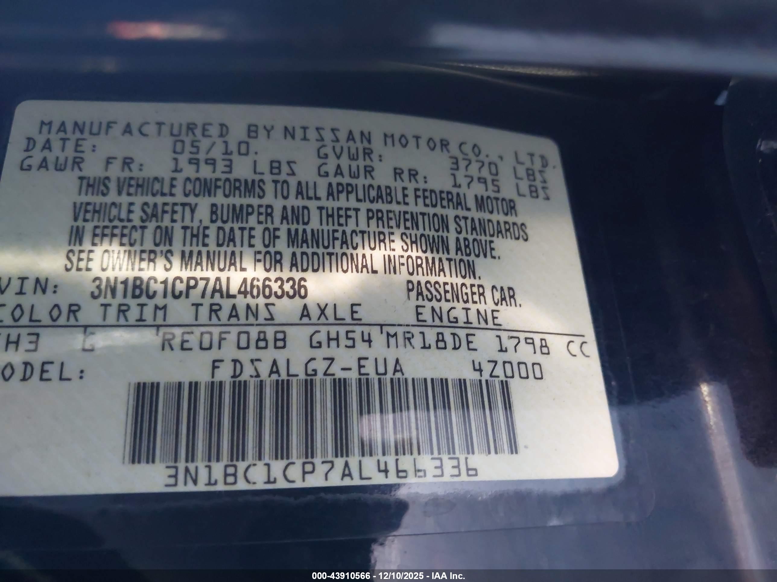 NISSAN VERSA image 9