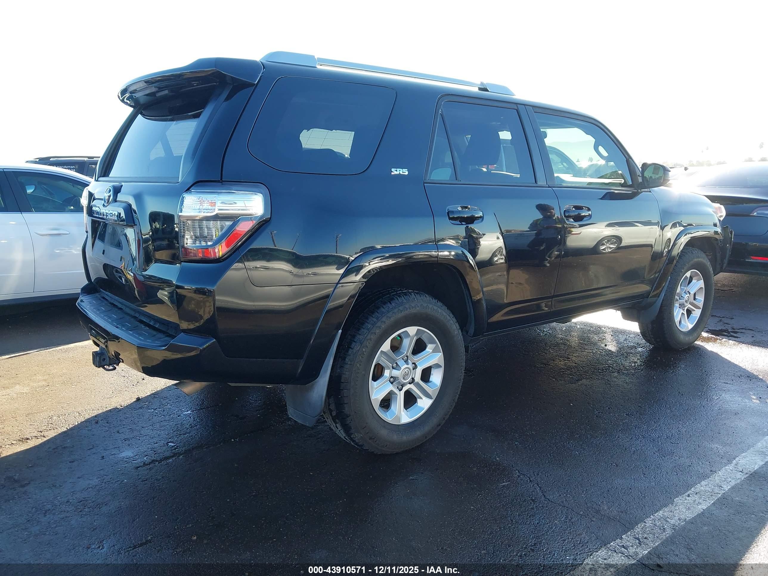 TOYOTA 4RUNNER image 4