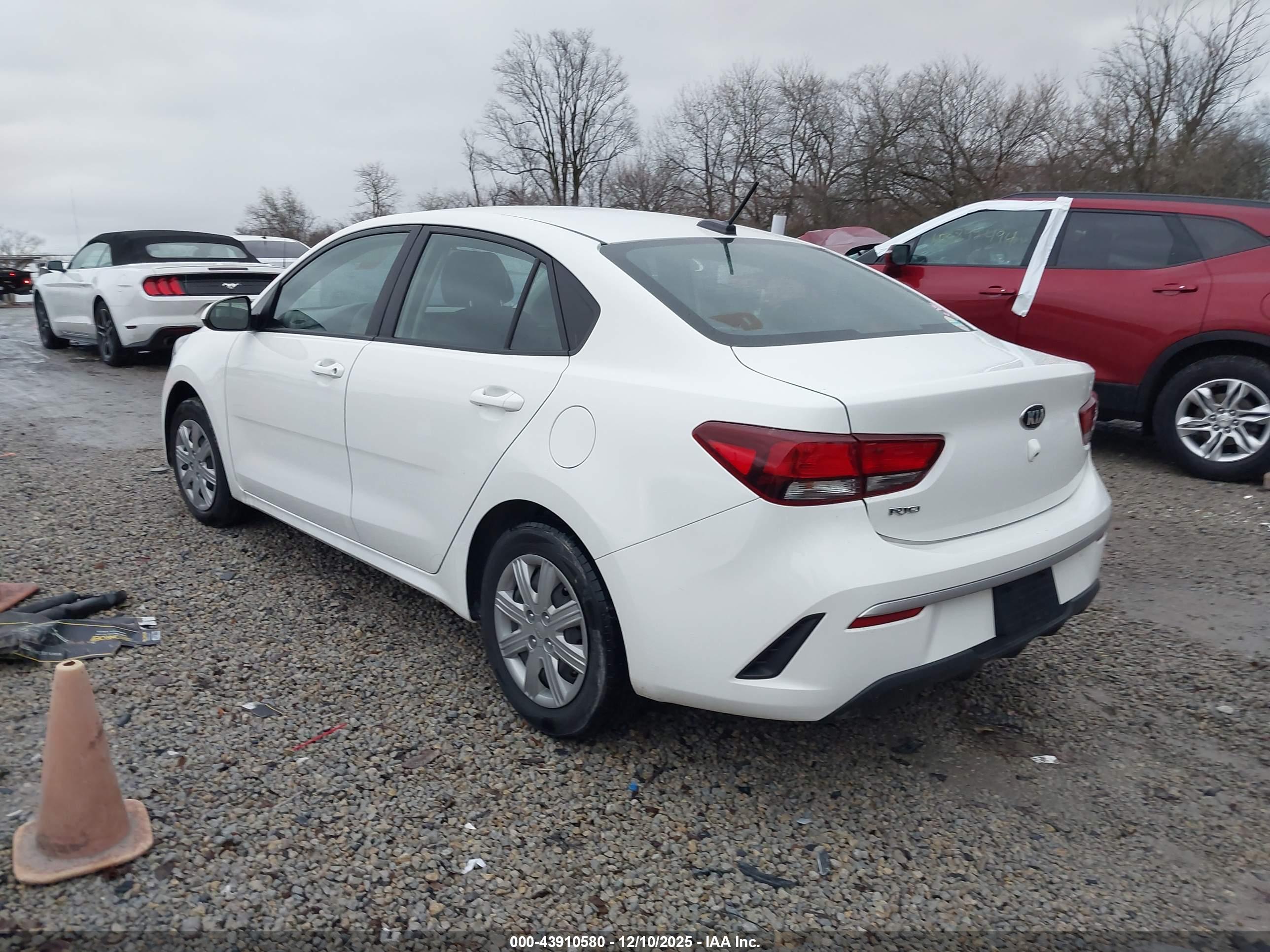 KIA RIO image 3