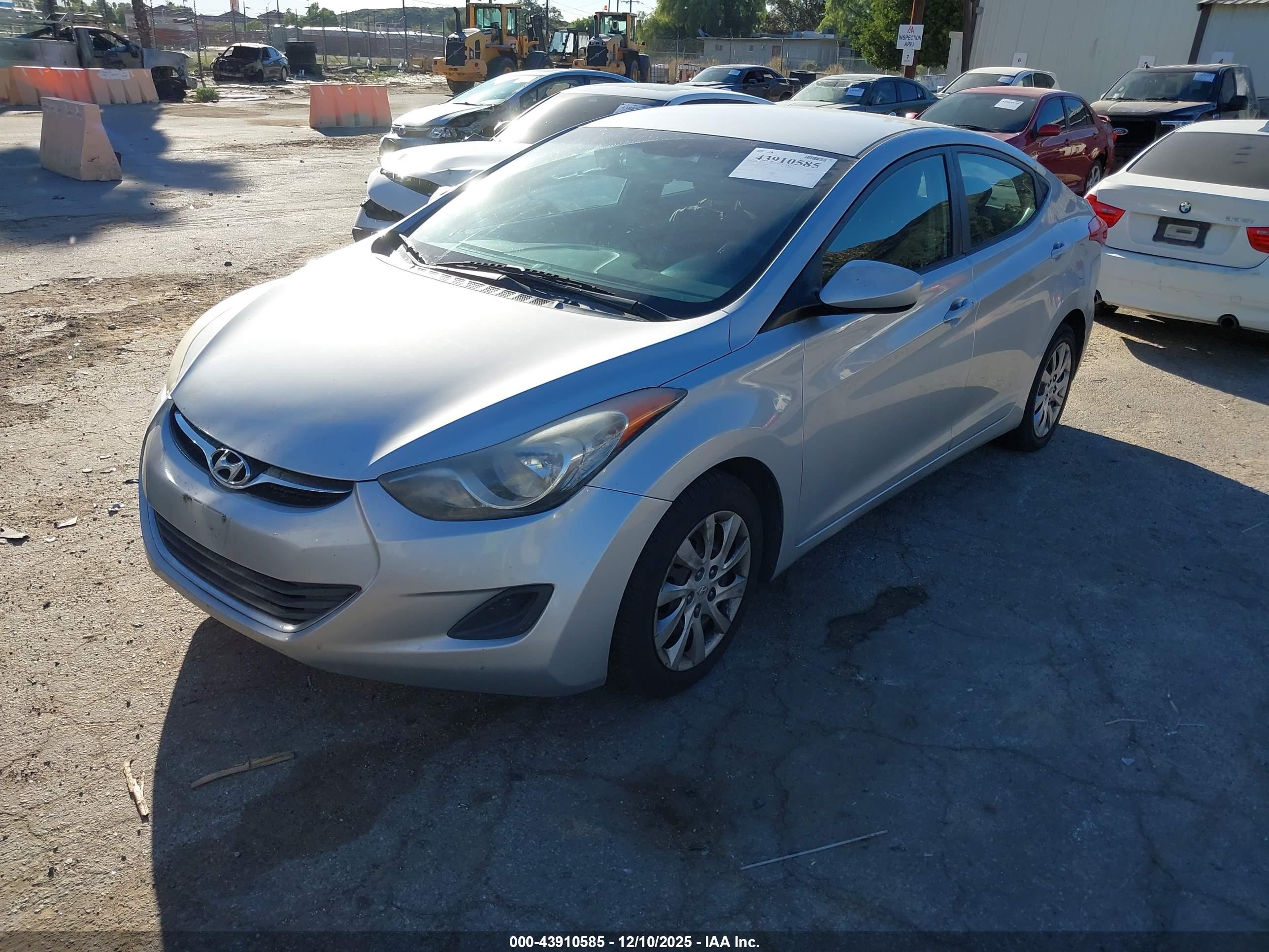 HYUNDAI ELANTRA image 2