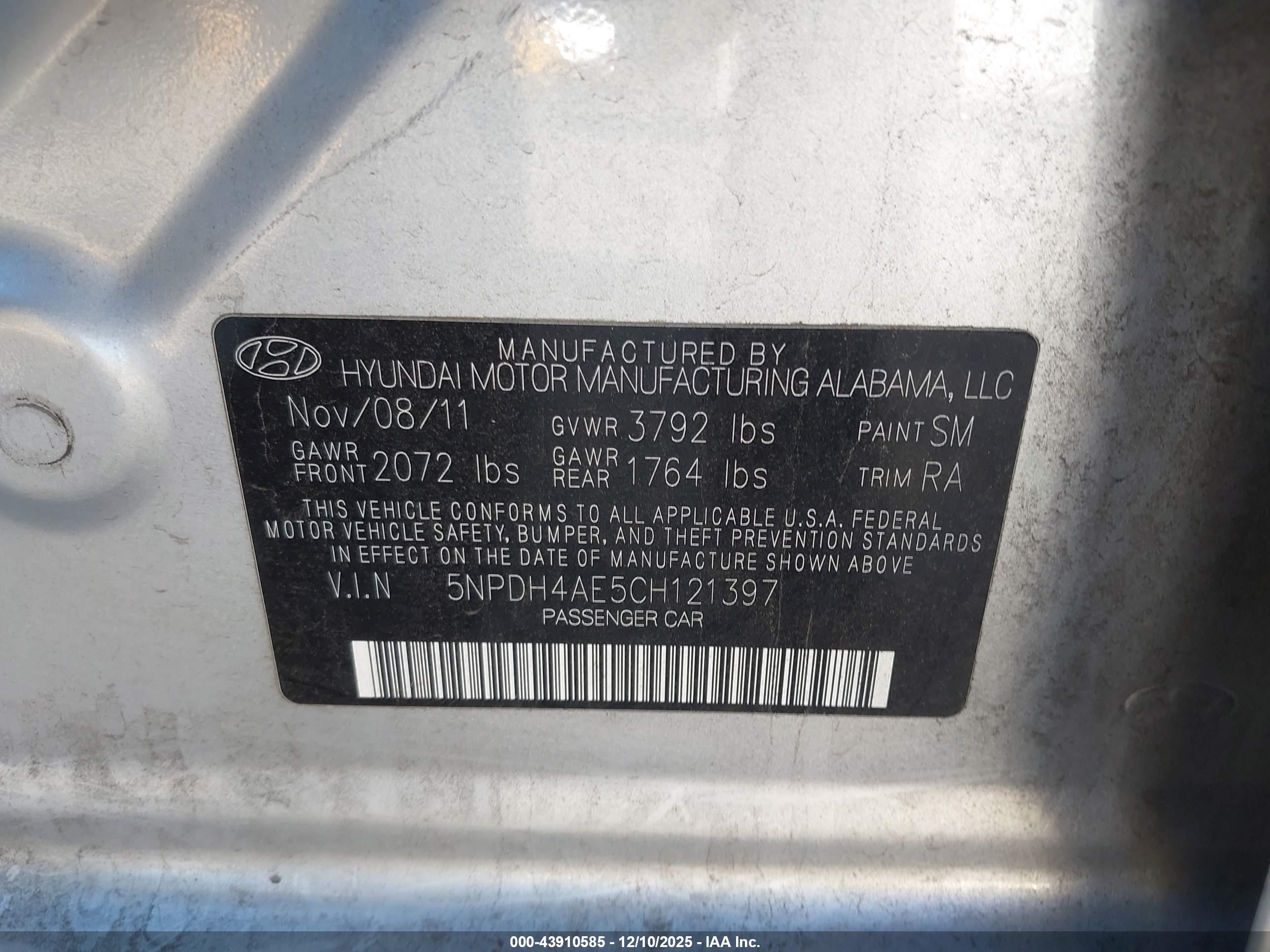 HYUNDAI ELANTRA image 9
