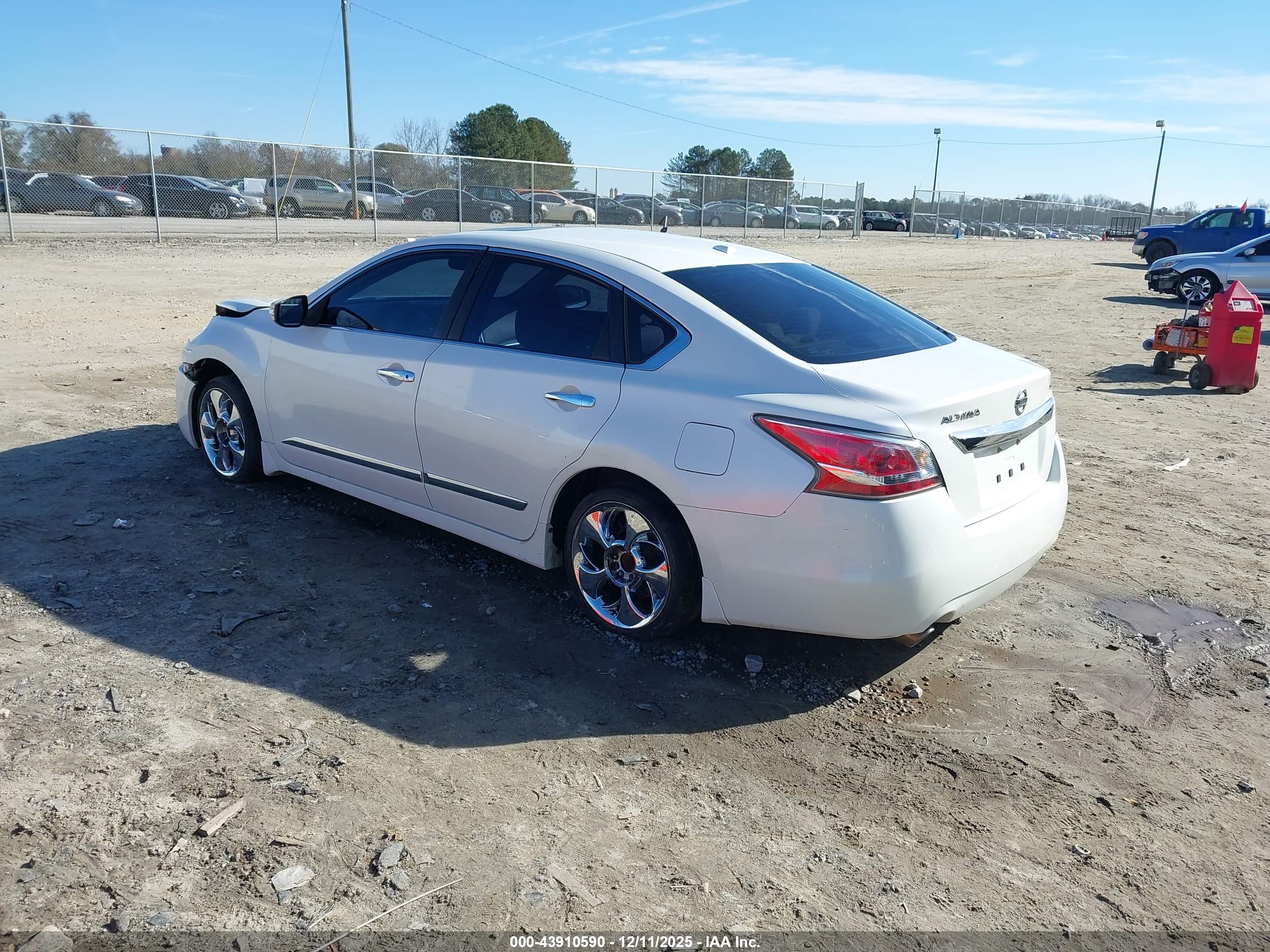 NISSAN ALTIMA image 3