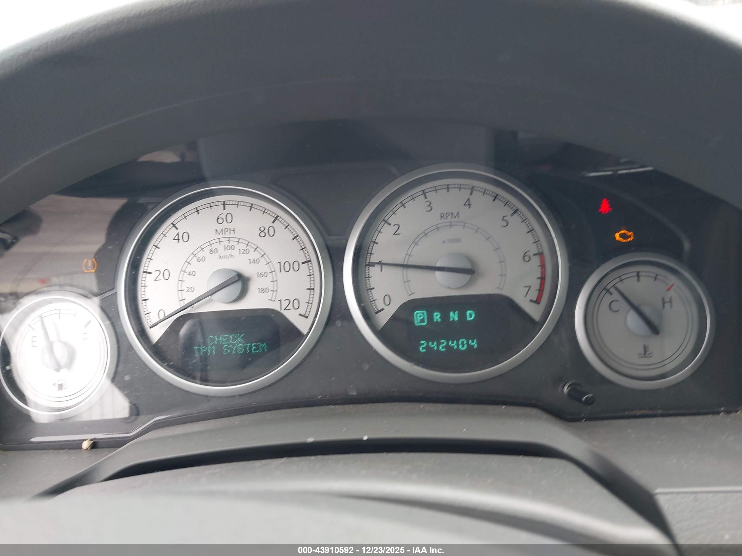 CHRYSLER TOWN image 7