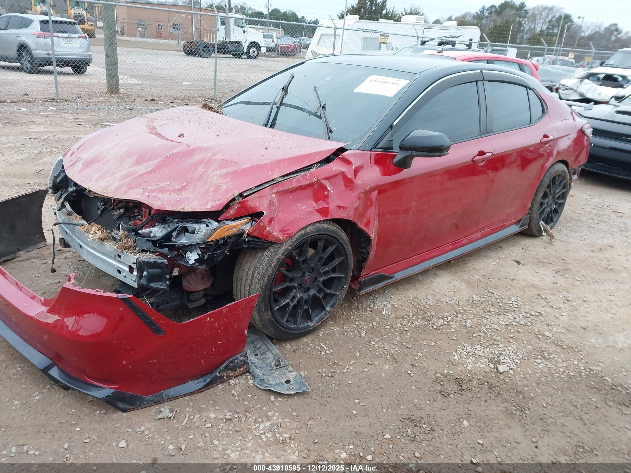 TOYOTA CAMRY image 2