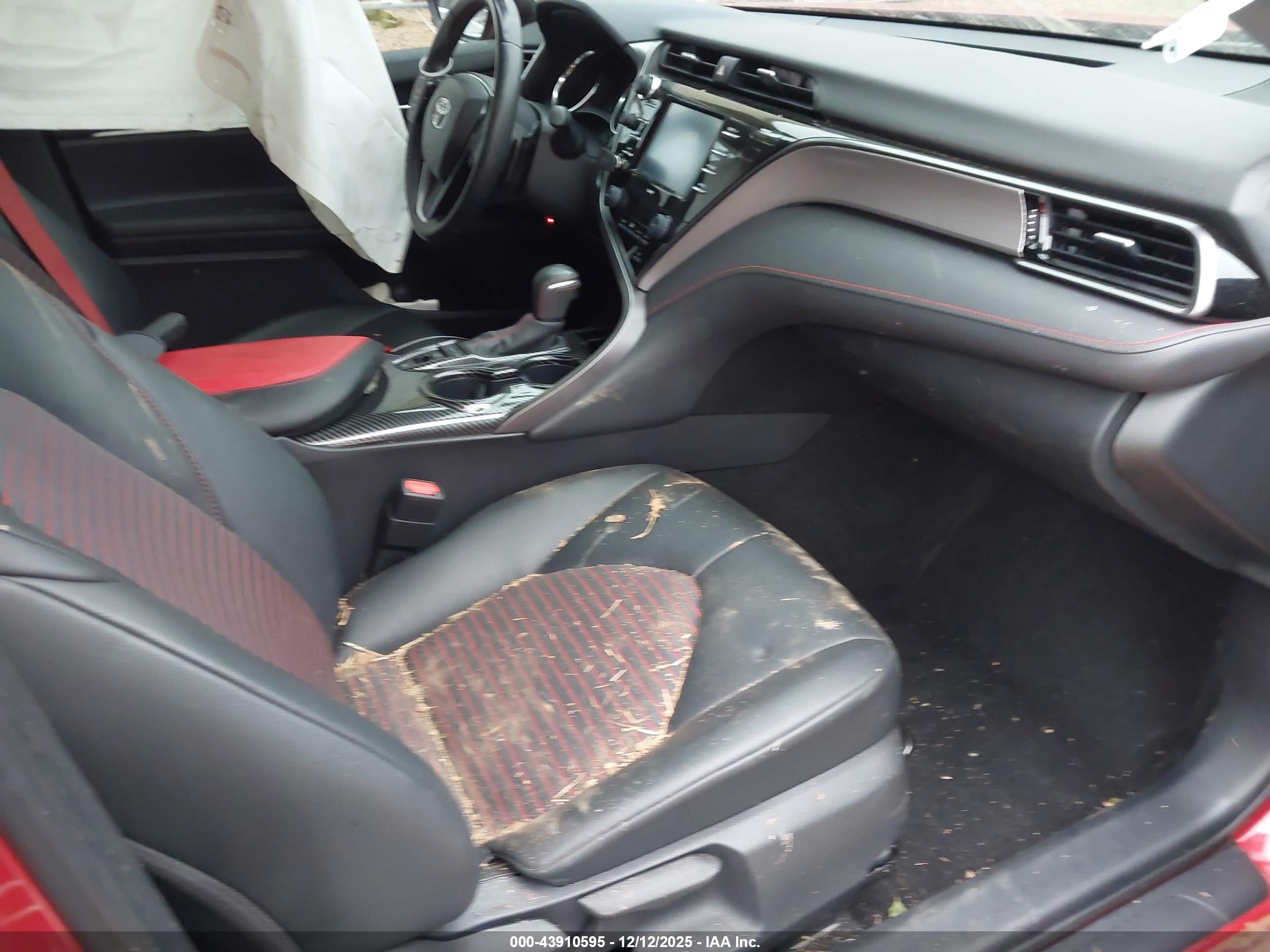 TOYOTA CAMRY image 5