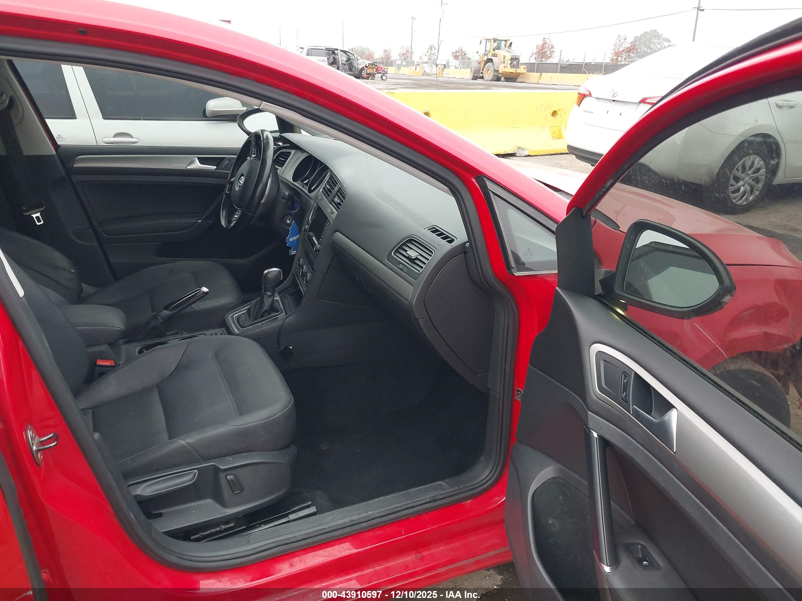 VOLKSWAGEN GOLF image 5
