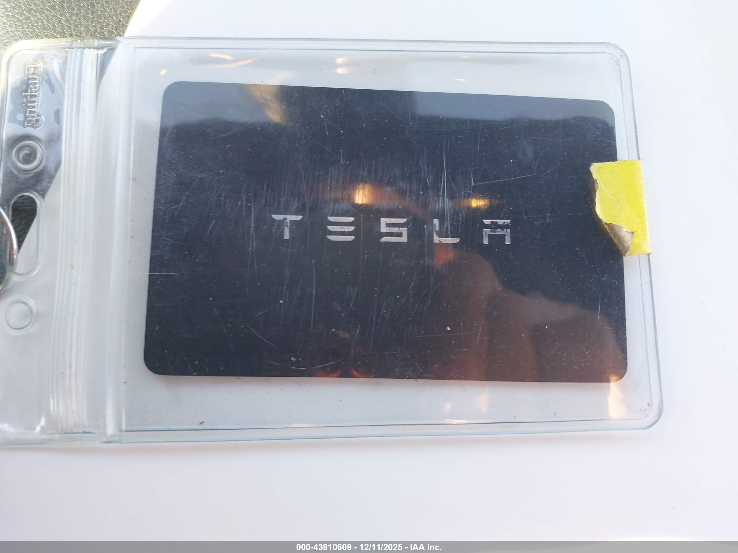 TESLA MODEL image 11