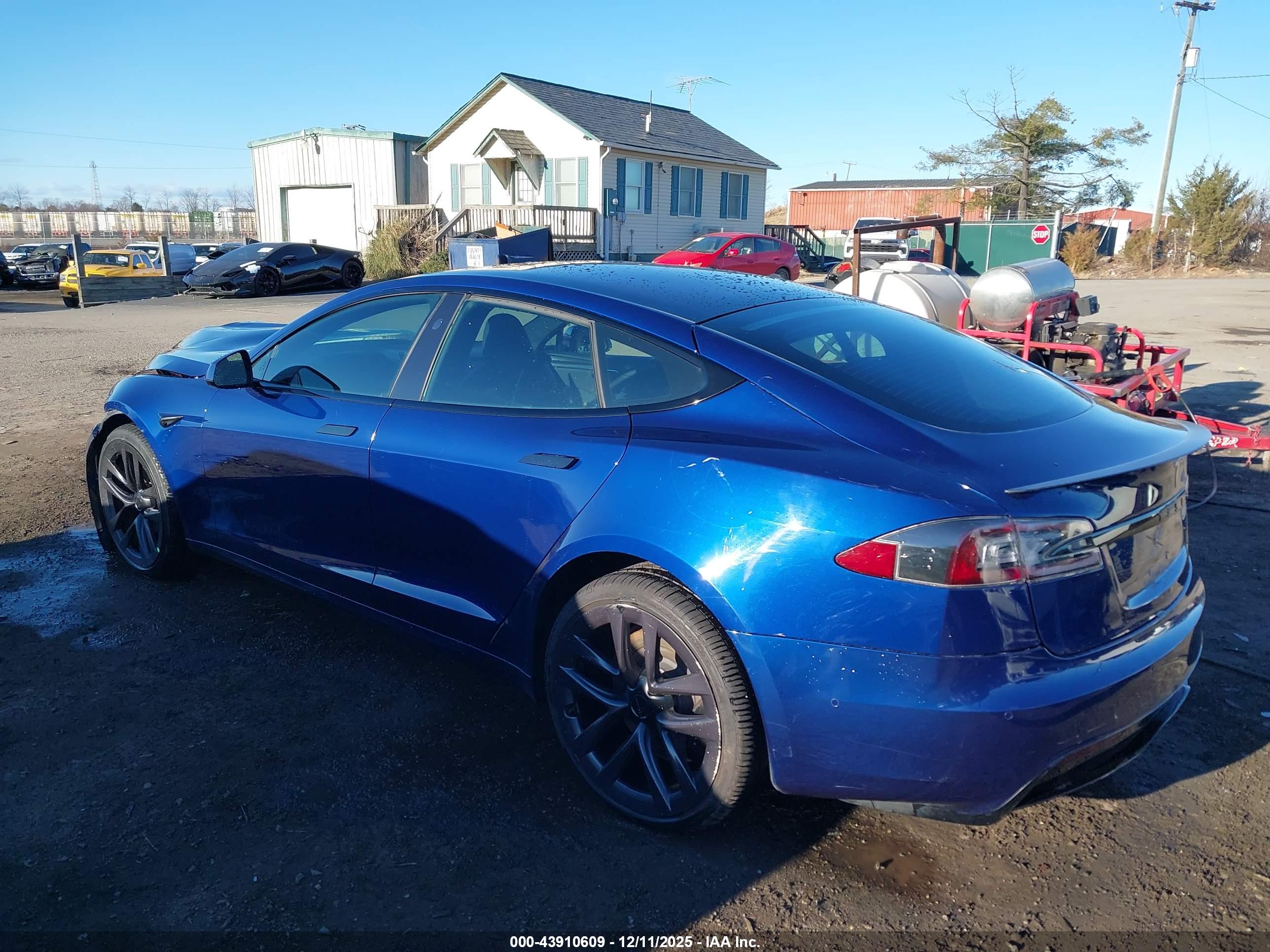 TESLA MODEL image 3