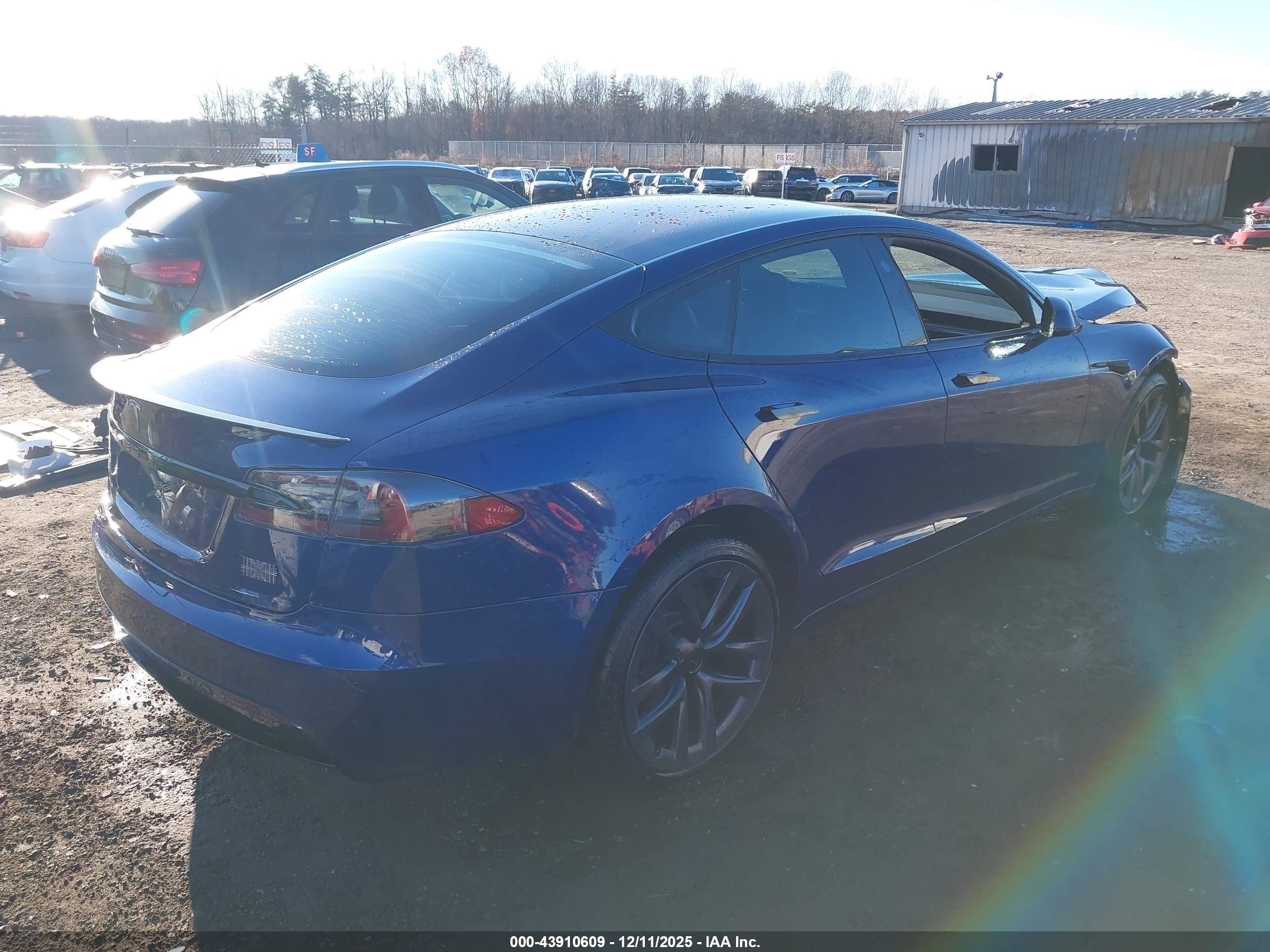 TESLA MODEL image 4