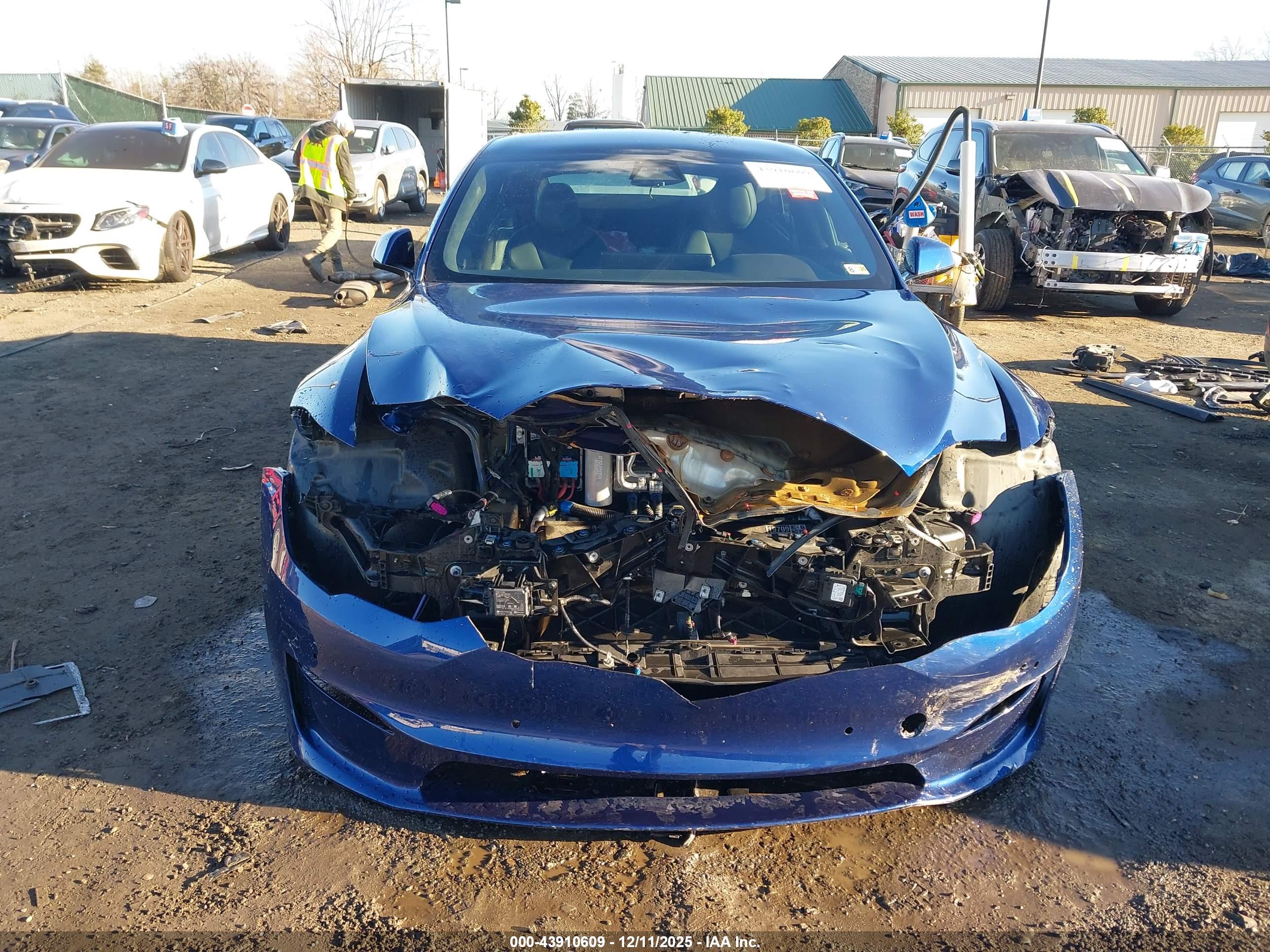 TESLA MODEL image 6