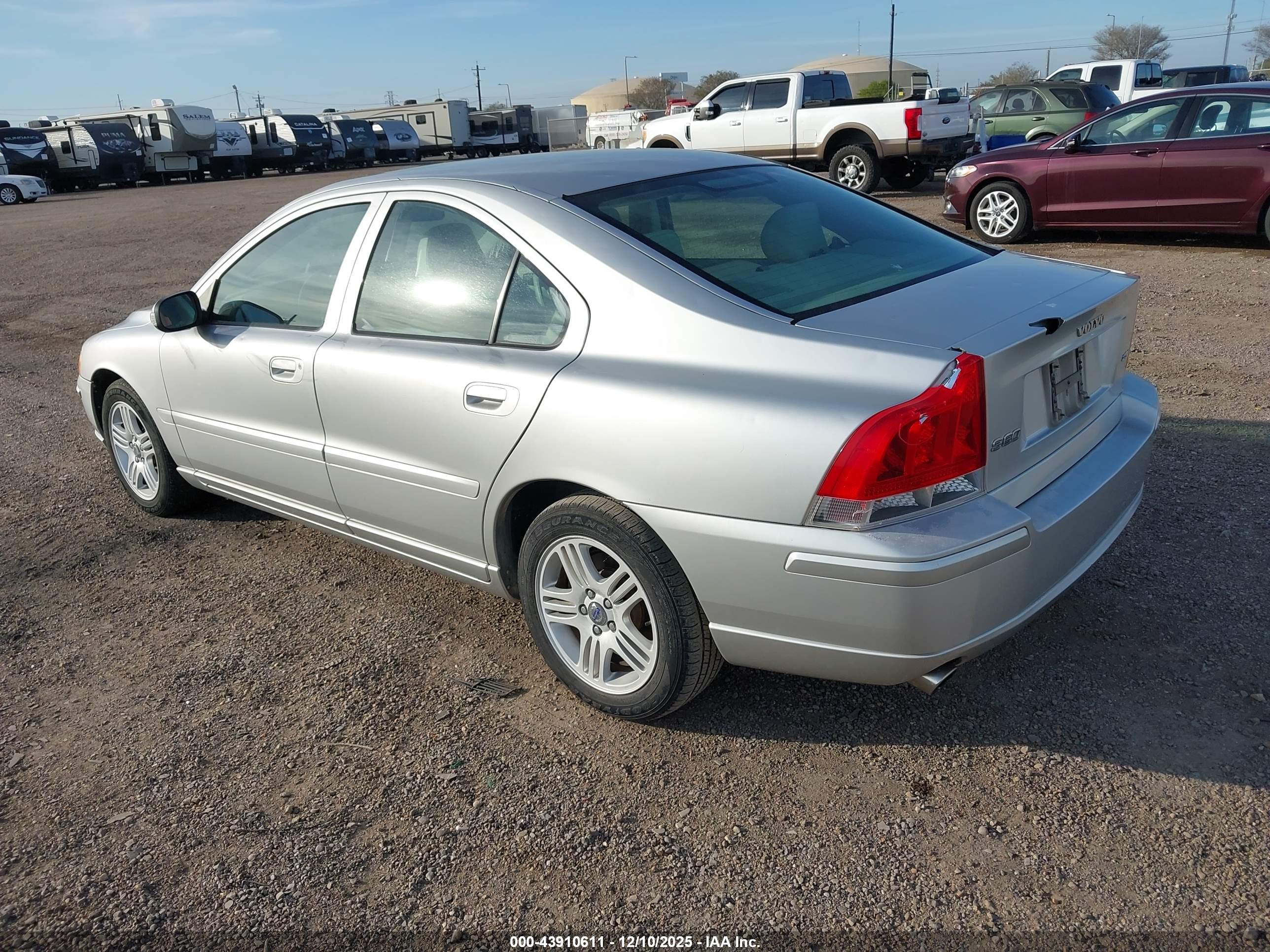 VOLVO S60 image 3