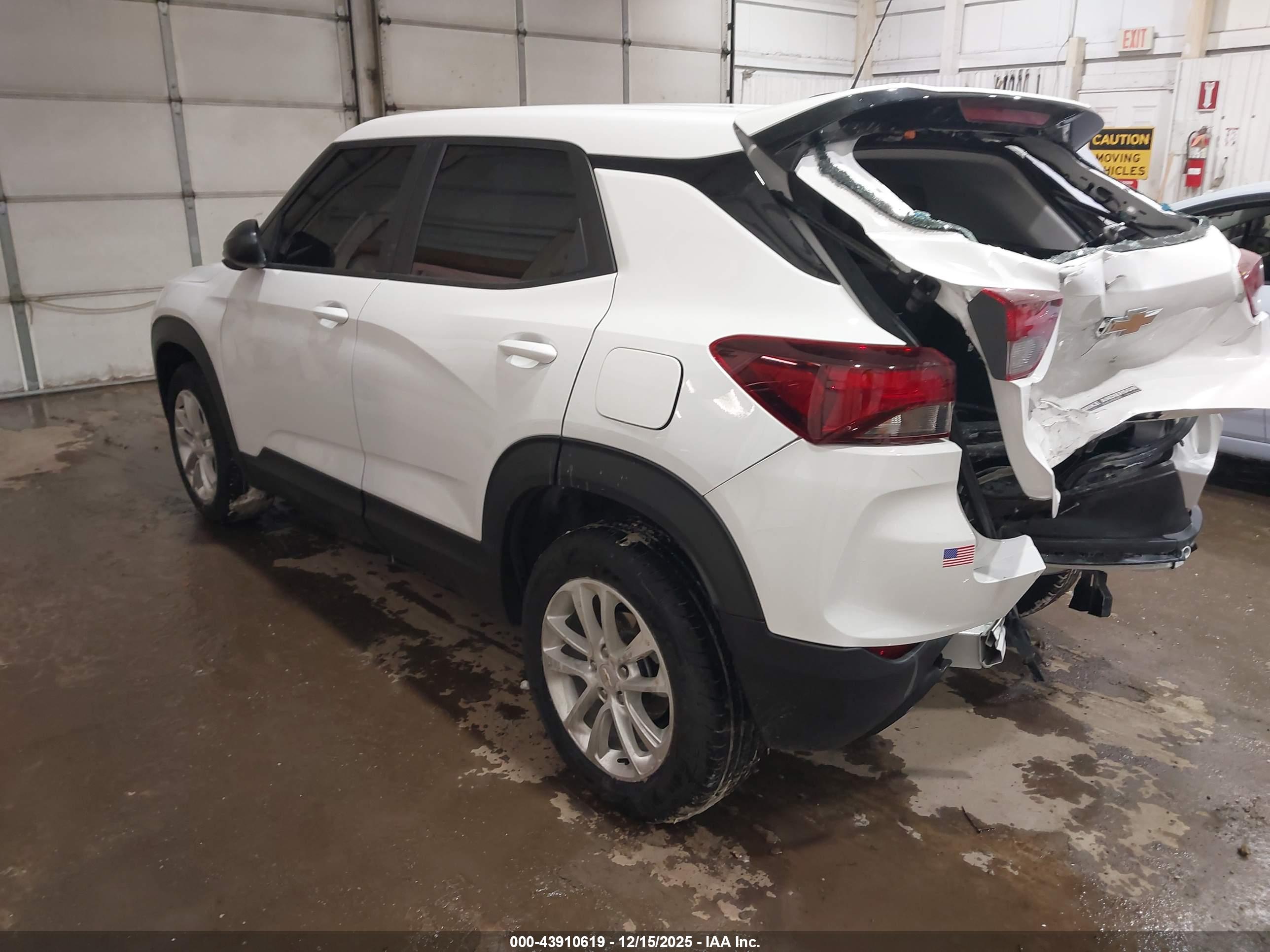 CHEVROLET TRAILBLAZER image 3